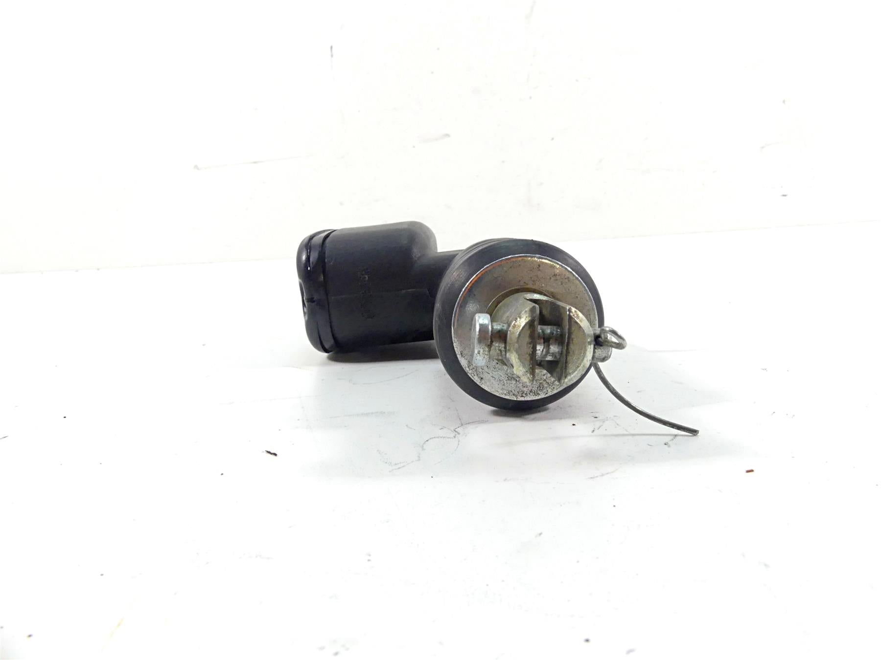 2011 Harley Softail FXS Blackline Rear Brake Master Cylinder - Read 41767-05E {{ shop.shopifyCountryName }} - Mototech271