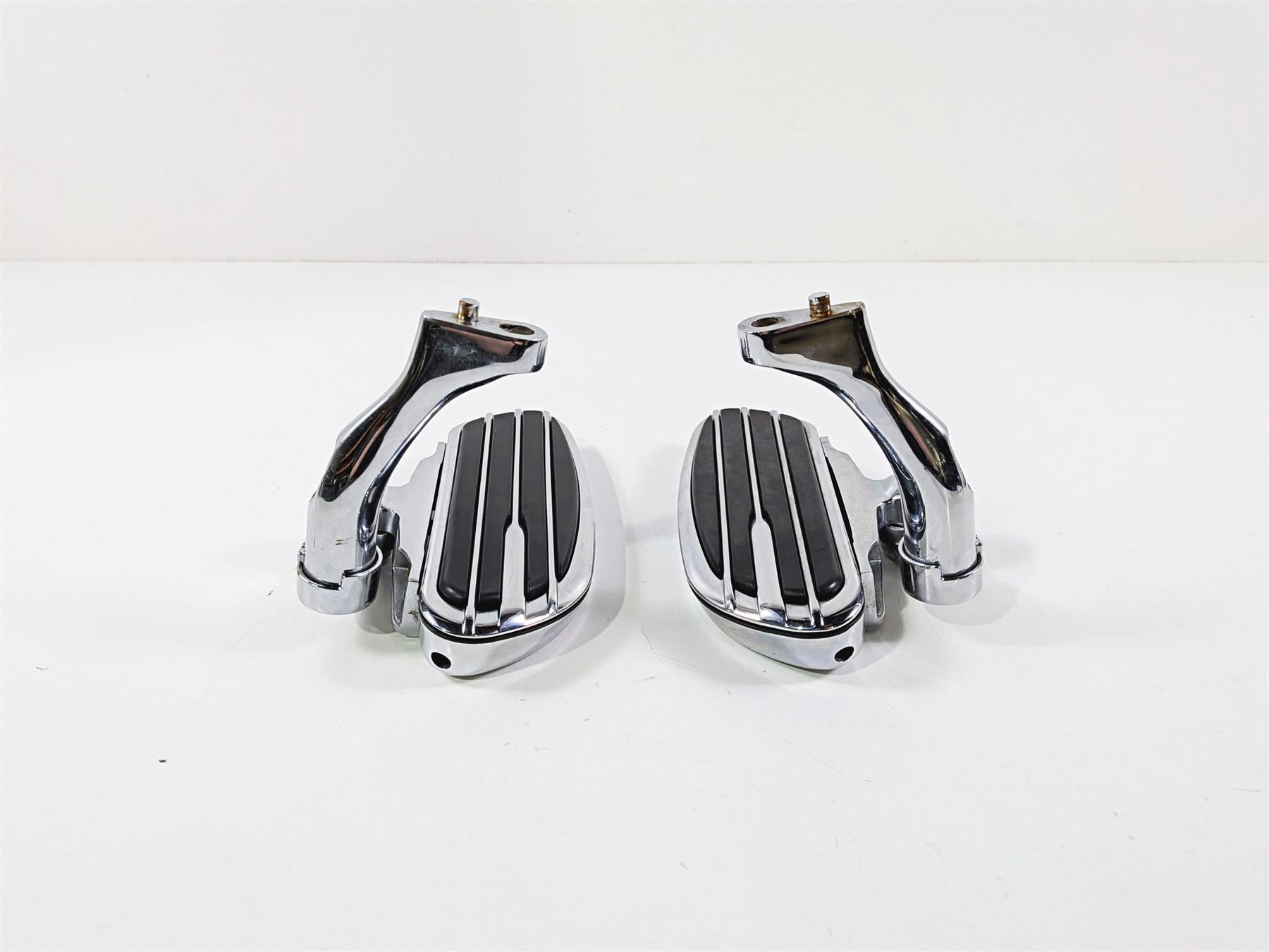 2011 Harley Touring FLHTCU CVO Electra Glide Passenger Floor Boards 50701-04-Mototech271