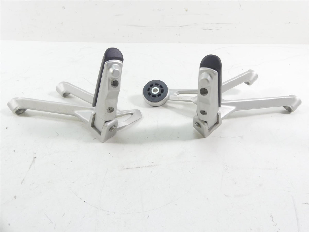 2016 BMW R1200RS K54 Rear Passenger Pillion Footpeg Foot Peg Set 46718540798 {{ shop.shopifyCountryName }} - Mototech271