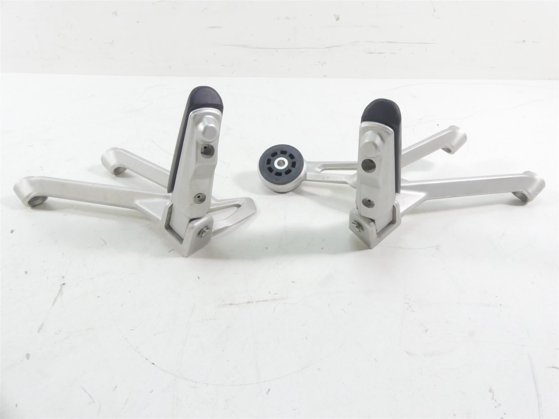 2016 BMW R1200RS K54 Rear Passenger Pillion Footpeg Foot Peg Set 46718540798 {{ shop.shopifyCountryName }} - Mototech271