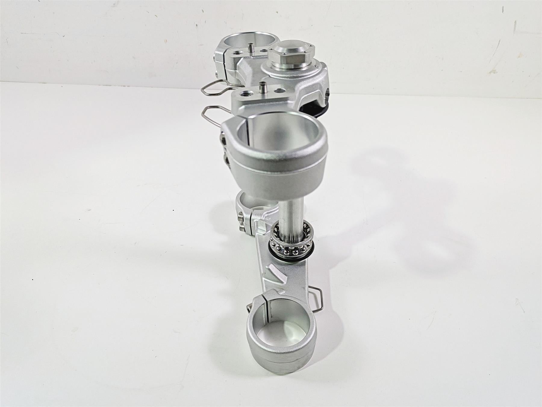 2024 Triumph Tiger 900 GT Lower Upper Triple Tree Steering Clamp Stem T2042968 {{ shop.shopifyCountryName }} - Mototech271