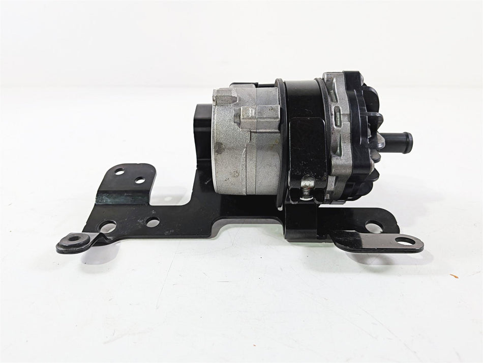 2015 Harley Touring FLTRUSE CVO Road Glide Pierburg Water Pump 26600050A-Mototech271