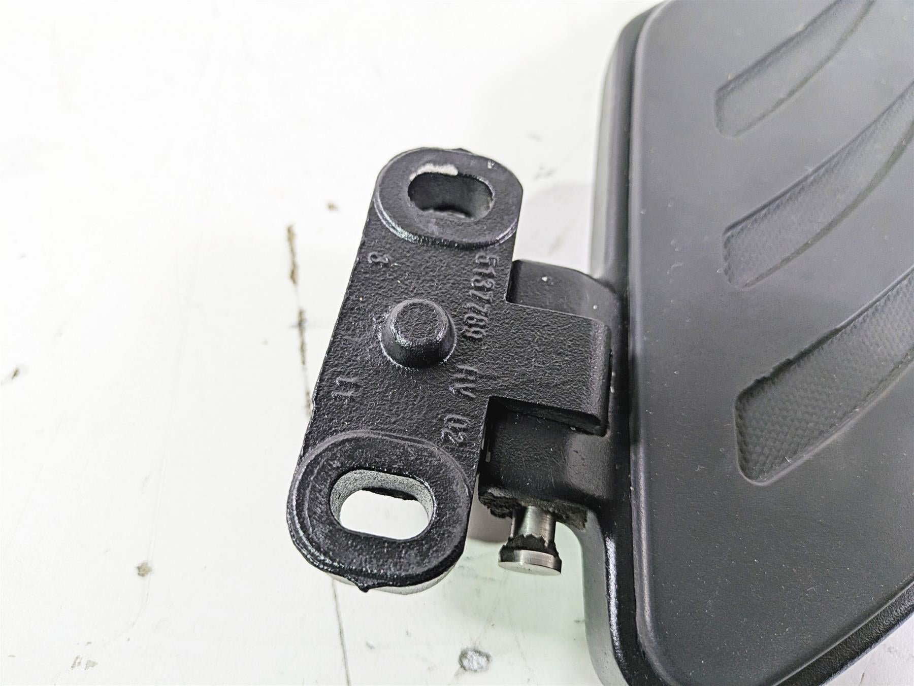 2012 Victory Cross Country Rear Passenger Floorboard Set 5137789 {{ shop.shopifyCountryName }} - Mototech271