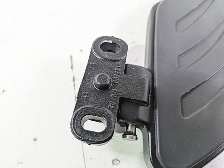 2012 Victory Cross Country Rear Passenger Floorboard Set 5137789 {{ shop.shopifyCountryName }} - Mototech271