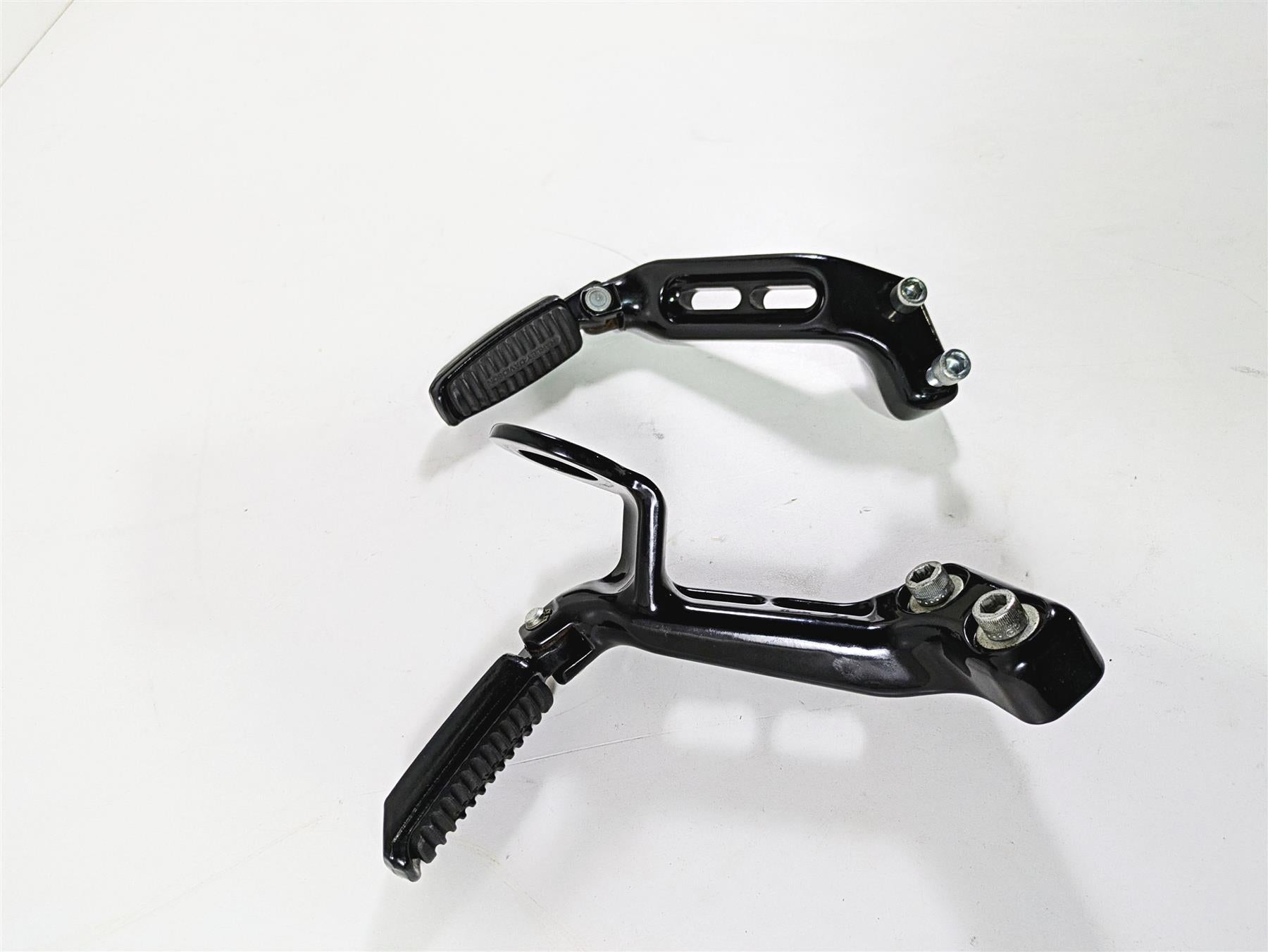 2009 Harley XR1200 Sportster Rear Passenger Foot Peg Rest Set 51049-08 51048-08 {{ shop.shopifyCountryName }} - Mototech271