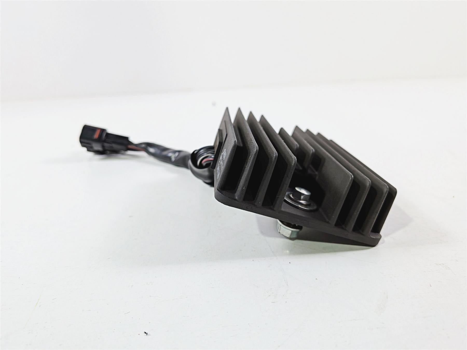 2024 Suzuki GSXR 600 Rectifier Voltage Regulator 32800-47H00 SH811AA {{ shop.shopifyCountryName }} - Mototech271