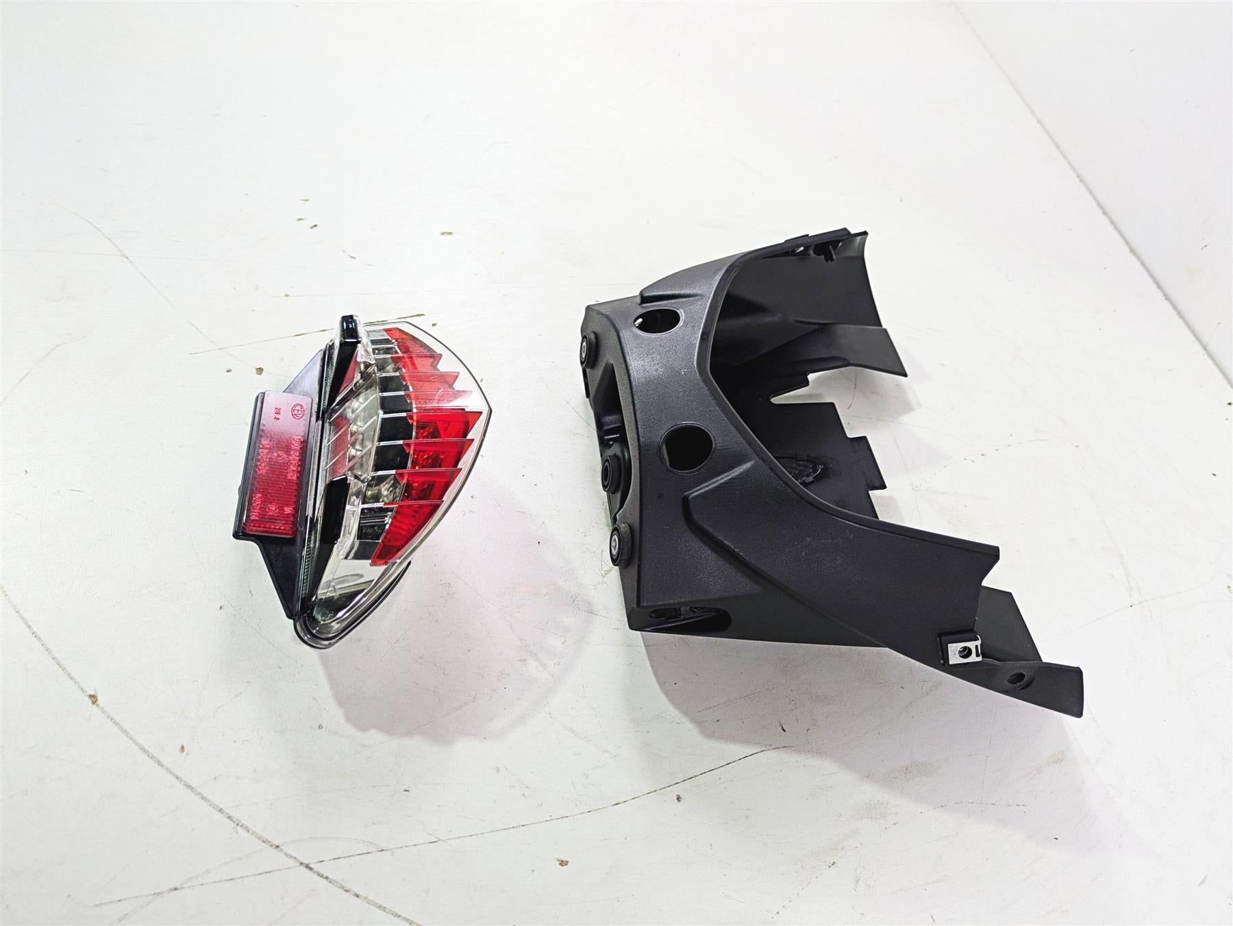 2016 BMW F800R K73 LED Taillight & Tail Light & Fairing 63217714556 {{ shop.shopifyCountryName }} - Mototech271