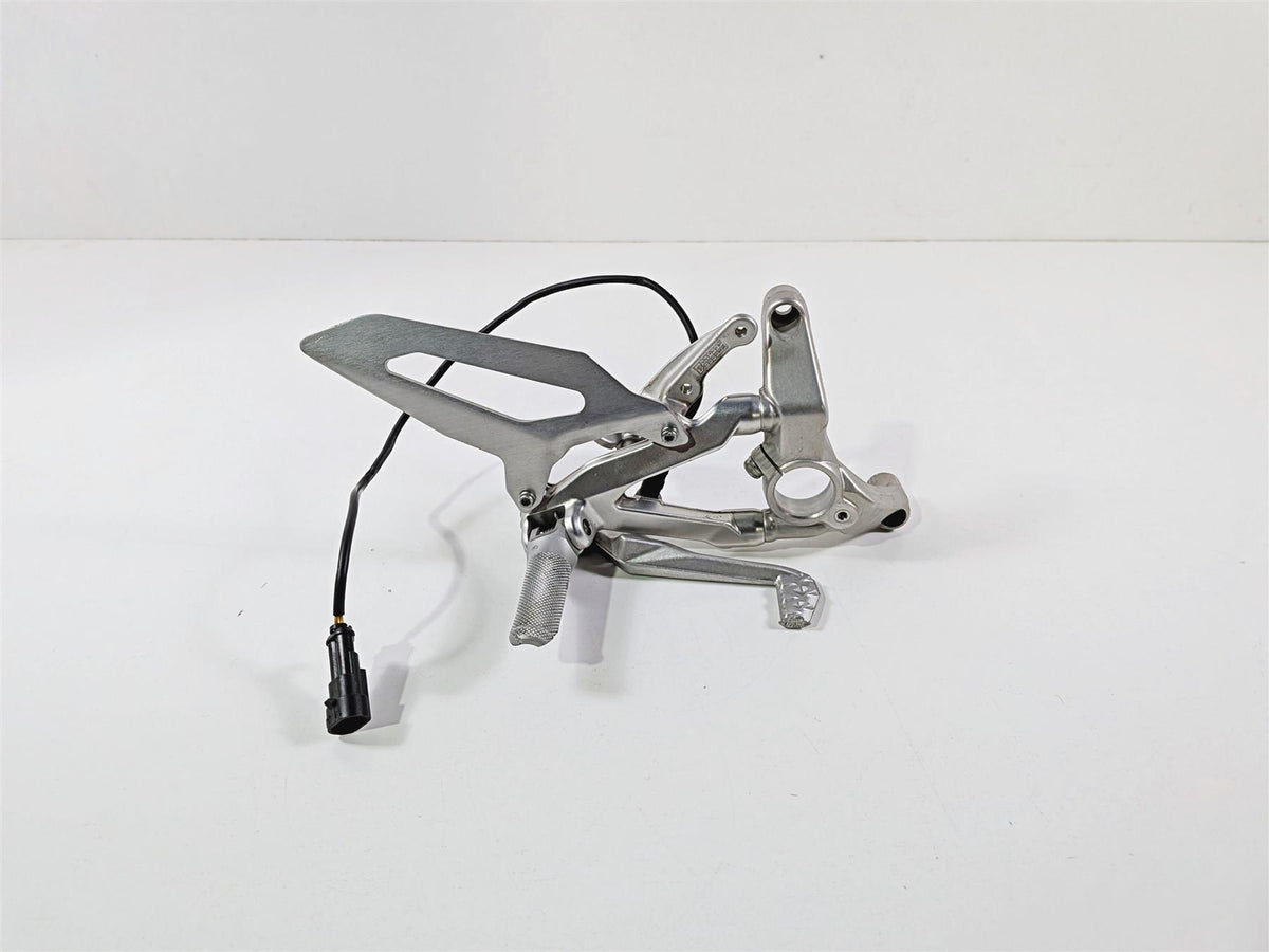 2019 Ducati 959 Panigale Right Foot Peg Mount & Brake Pedal Set 8291E071AA {{ shop.shopifyCountryName }} - Mototech271