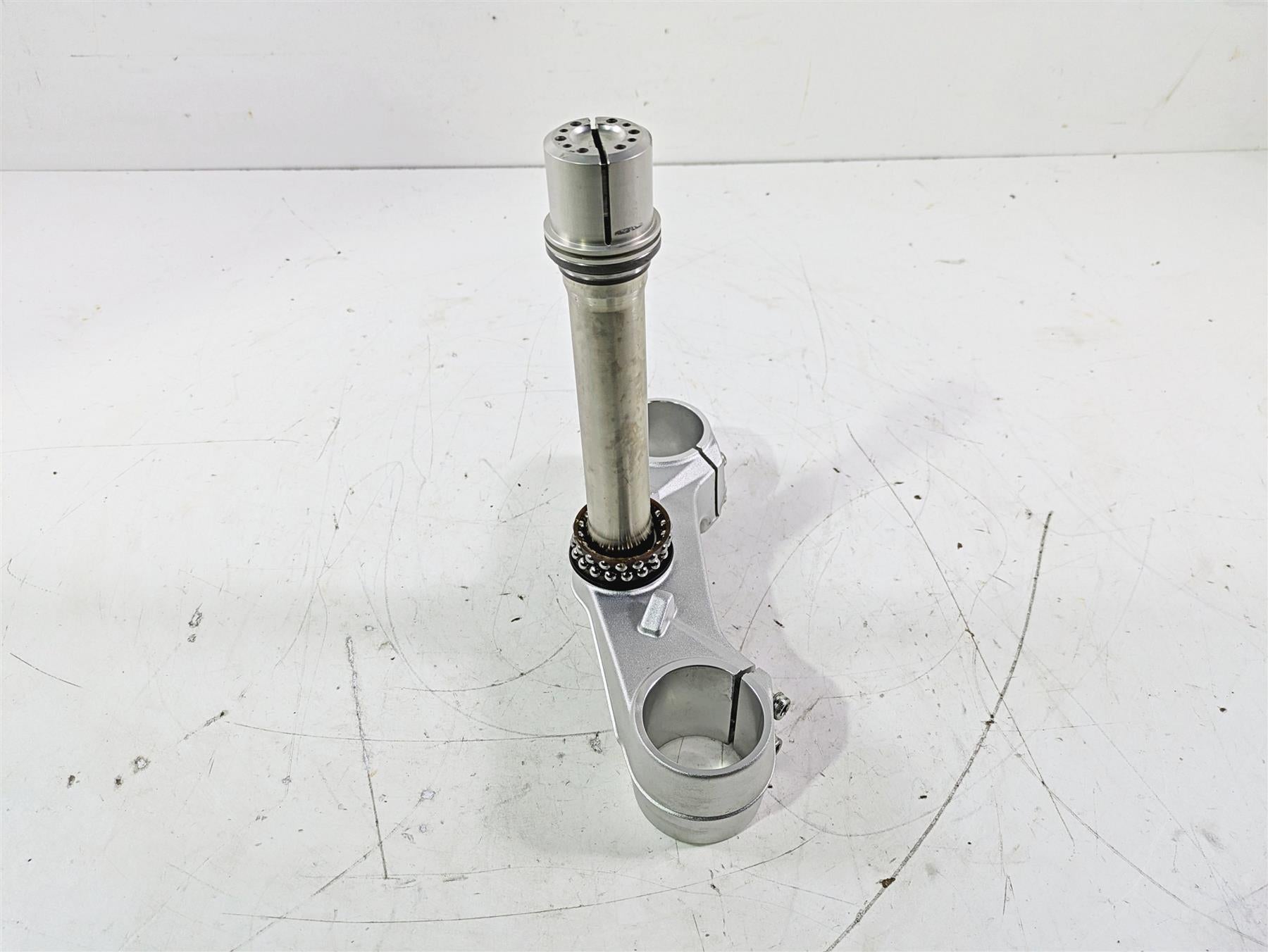 2022 MV Agusta F3 800 Rosso Lower Triple Tree Steering Clamp 8000B5700 {{ shop.shopifyCountryName }} - Mototech271