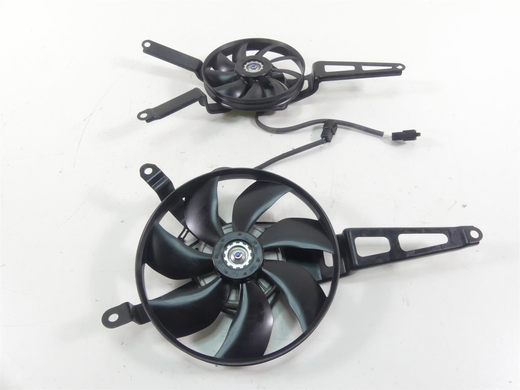 2021 Kawasaki ZX1400 ZX14R Ninja Denso Radiator Fan Propeller Set 59502-0572 {{ shop.shopifyCountryName }} - Mototech271