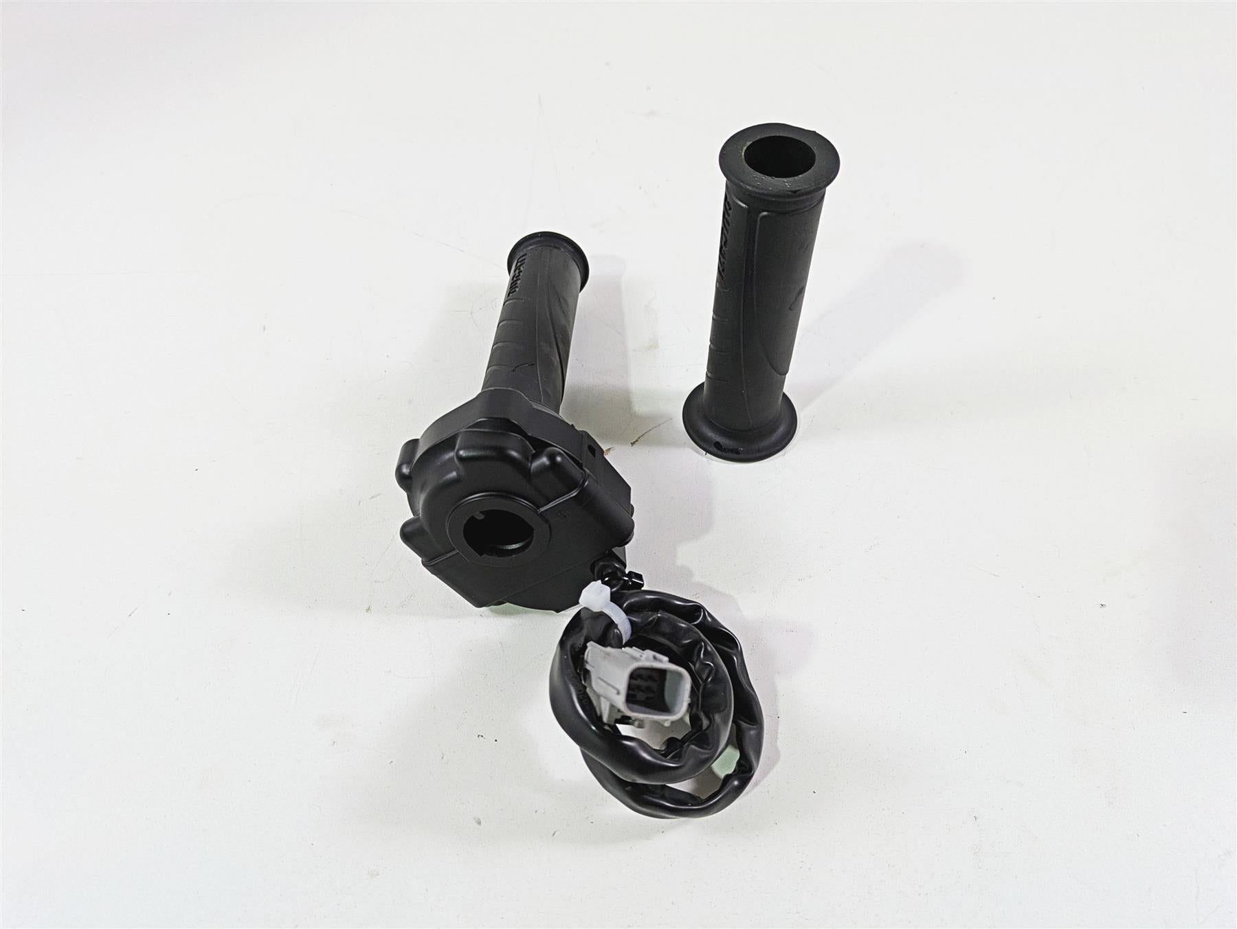 2019 Ducati Supersport 939 S Ride Fly By Wire Throttle Sensor 66020093B {{ shop.shopifyCountryName }} - Mototech271