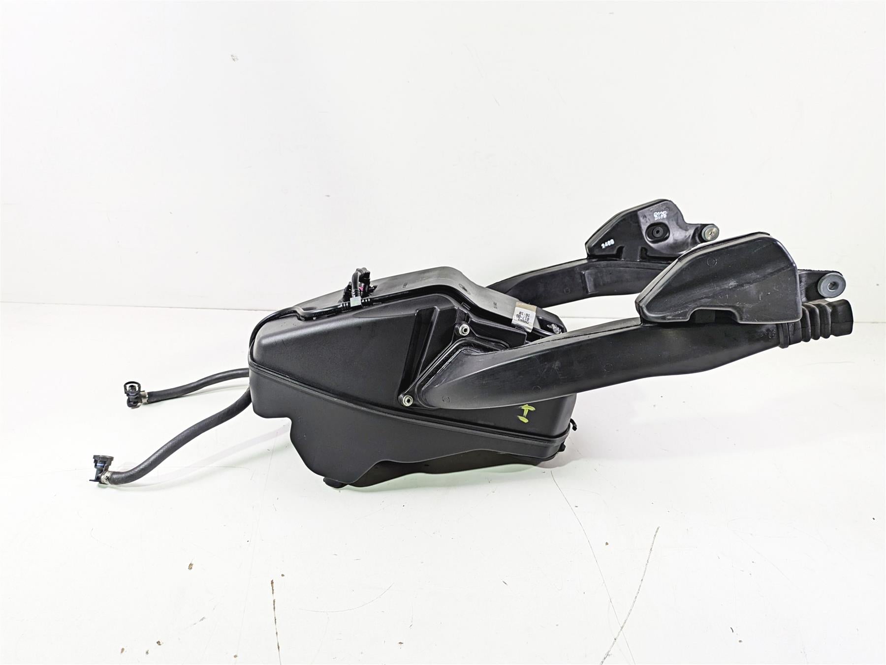 2008 Ducati SBK 1098 S Air Filter Box + Injectors & Air Tubes Set 44211393B {{ shop.shopifyCountryName }} - Mototech271