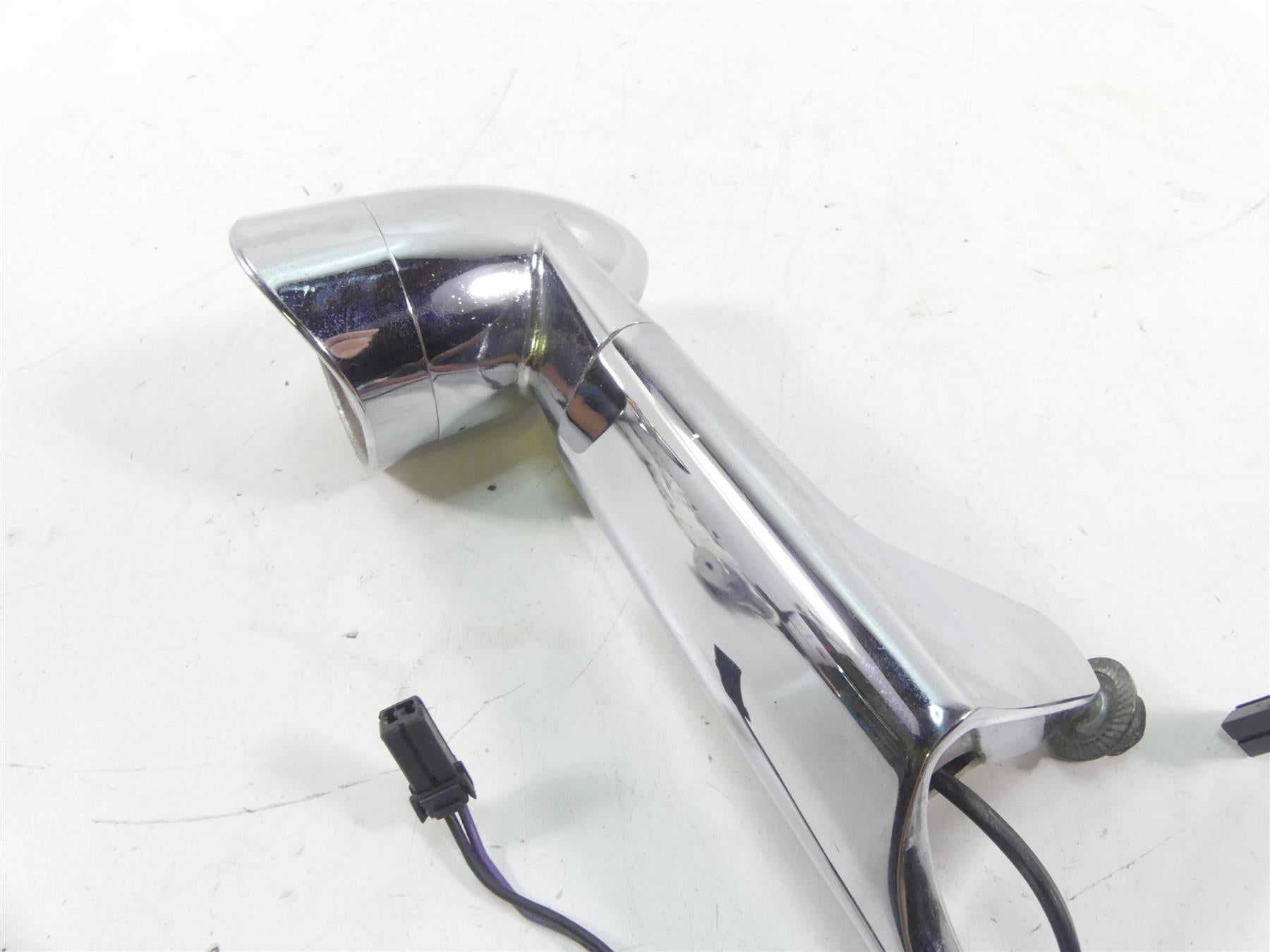 2002 Harley Touring FLHRCI Road King Rear Blinker Turn Signal Bar 68510-74 {{ shop.shopifyCountryName }} - Mototech271
