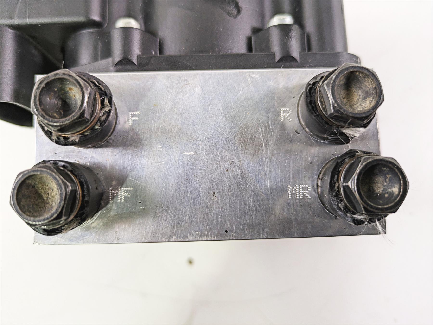 2011 Harley Touring FLHTCUSE CVO E-Glide Abs Brake Pump Module 40601-08A {{ shop.shopifyCountryName }} - Mototech271
