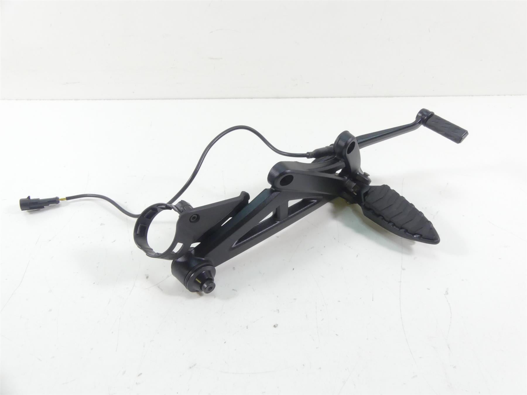 2015 Ducati Diavel Dark Right Rider Footpeg Foot Peg Brake Pedal Set 82411761B