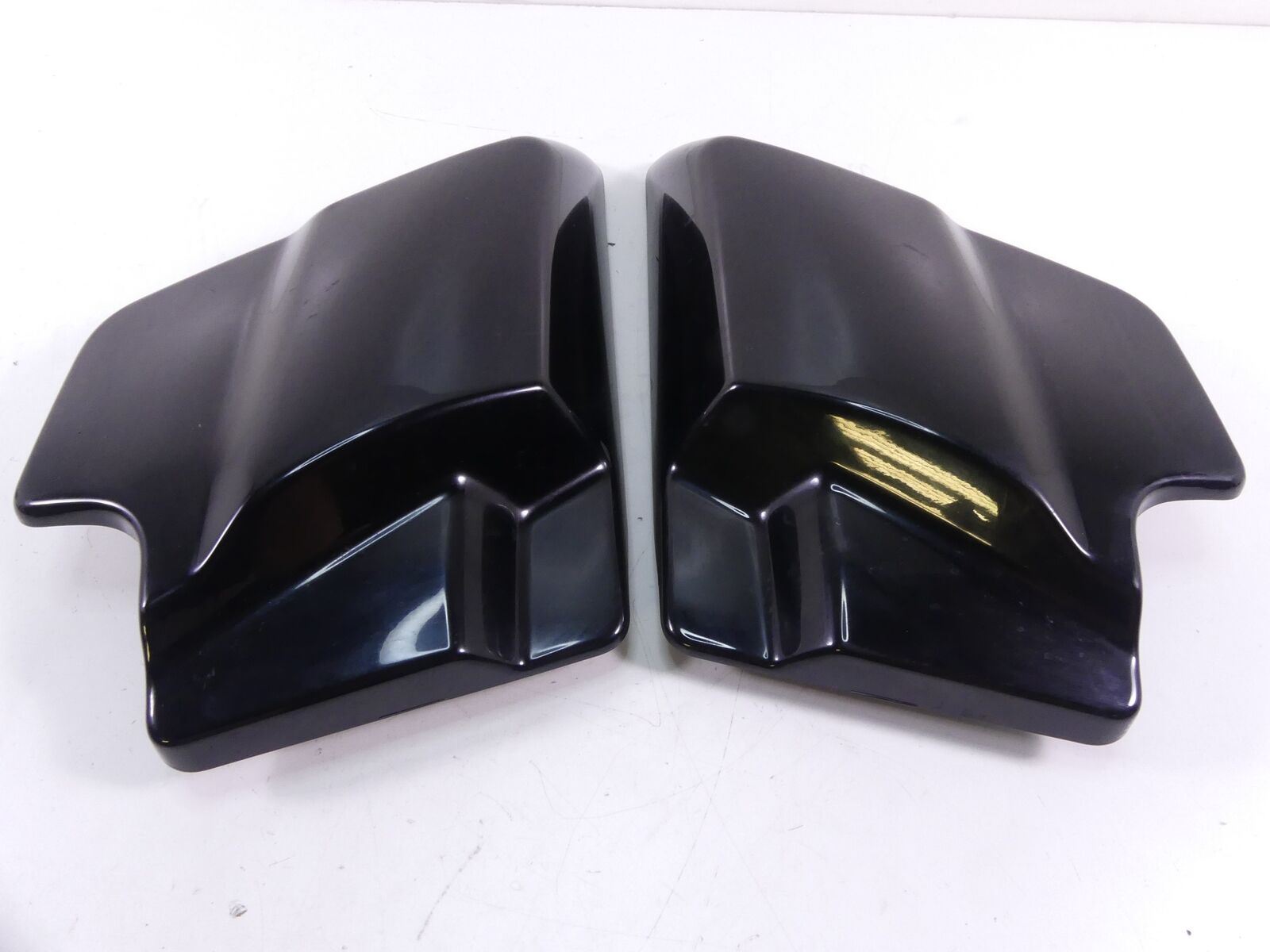 2010 Harley Touring FLHX Street Glide Side Cover Set -Domestic Black 66048-09A {{ shop.shopifyCountryName }} - Mototech271