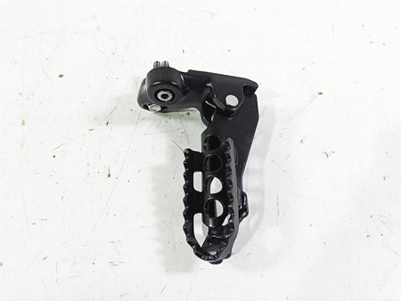 2020 Triumph Street Scrambler 900 Right Rider Footpeg Foot Peg T2081790 {{ shop.shopifyCountryName }} - Mototech271
