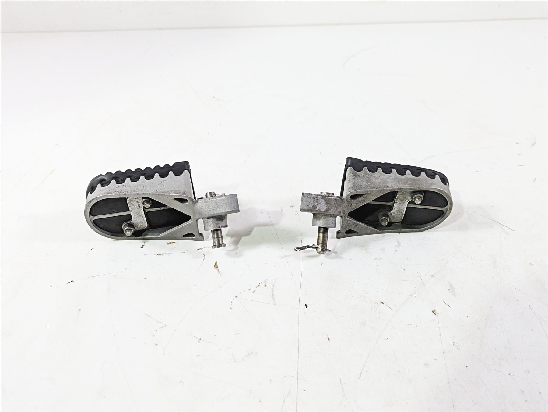 2017 BMW F800GS Adv K75 Front Footpeg Foot Peg Rest Set 77258533661 77258533662 {{ shop.shopifyCountryName }} - Mototech271