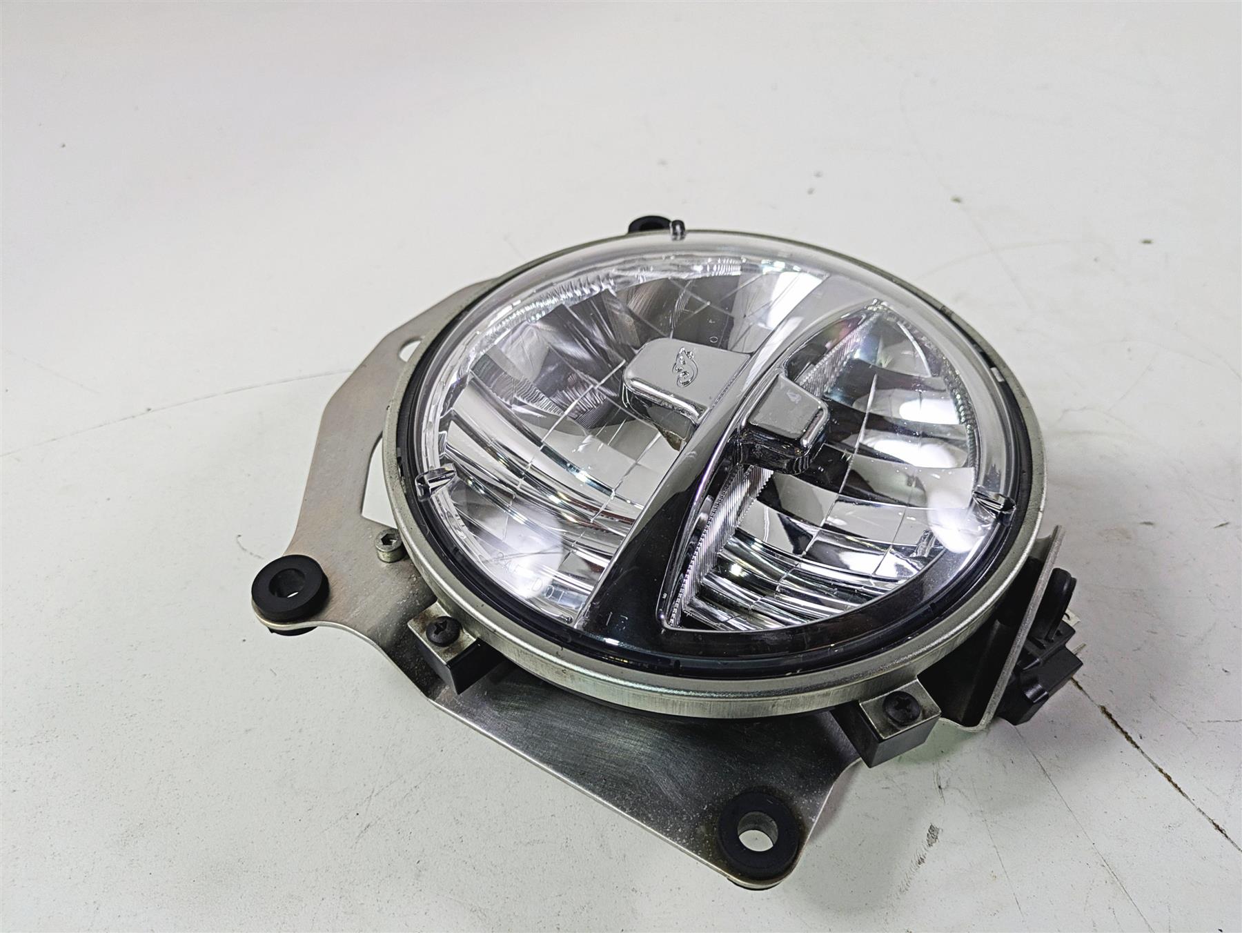 2019 Indian Chieftain Limited Front Headlight Head Light Lamp 2413651 {{ shop.shopifyCountryName }} - Mototech271