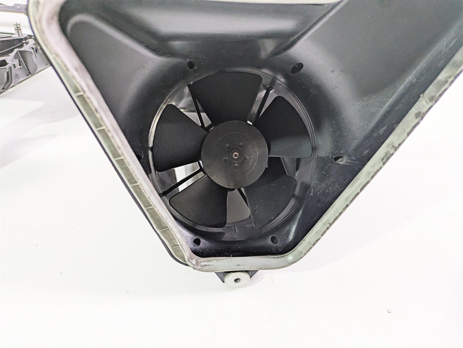 2022 Ducati Streetfighter V2 Radiator Fan & Shroud Cover Set 8292A342A 48412802A {{ shop.shopifyCountryName }} - Mototech271