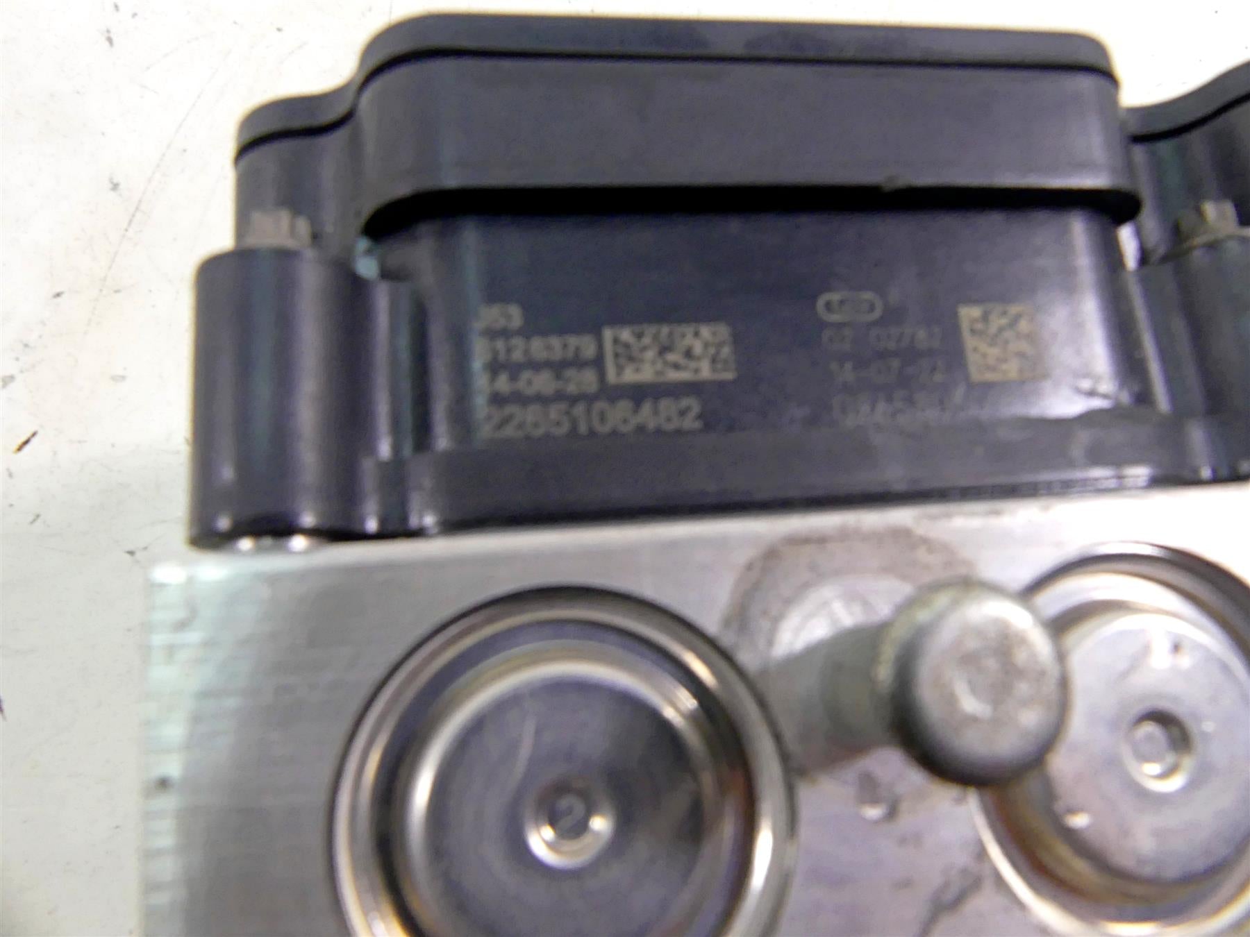 2015 Harley Touring FLHXS Street Glide Abs Brake Pump Module Unit 41100013A {{ shop.shopifyCountryName }} - Mototech271