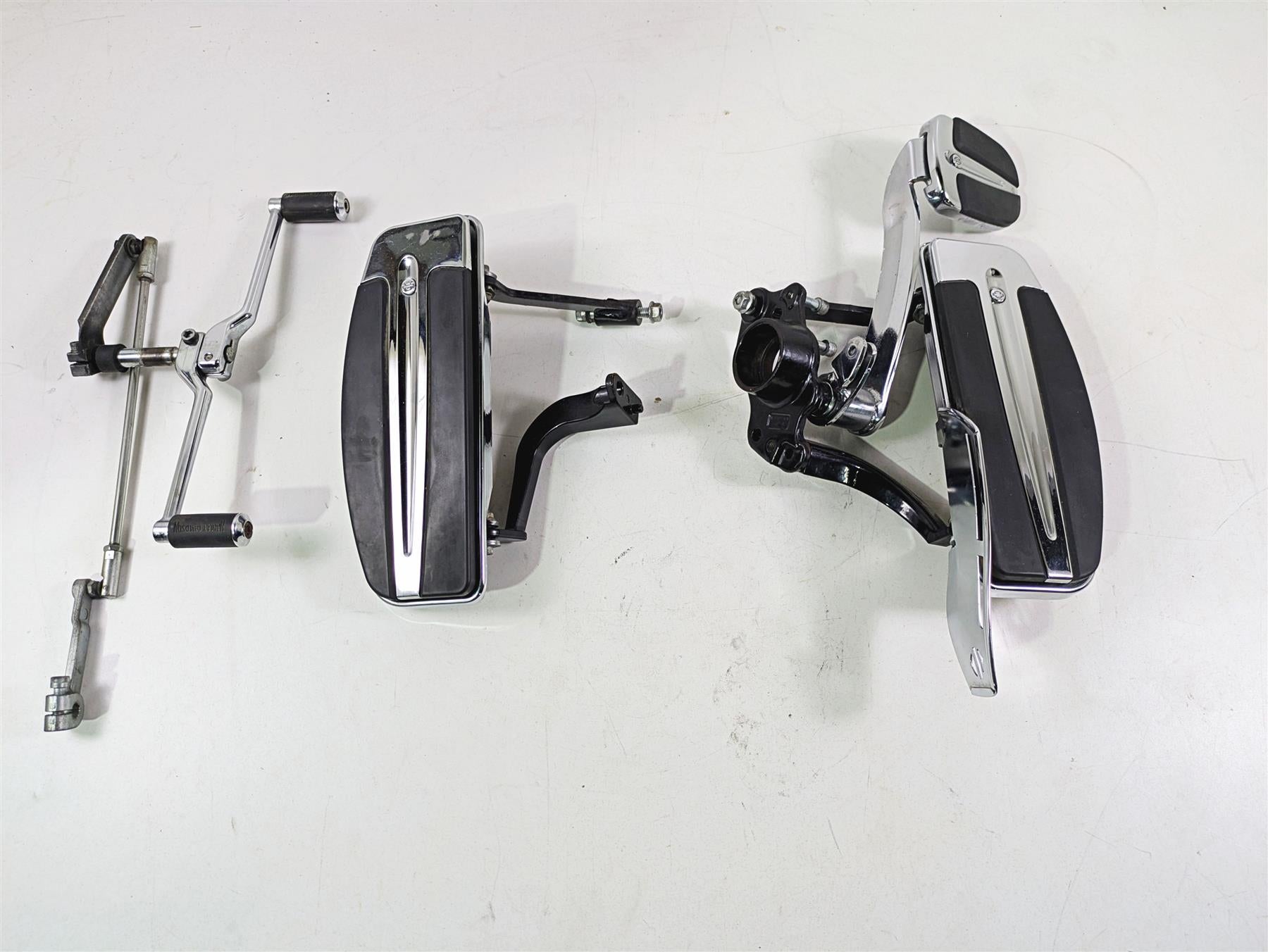 2015 Harley Touring FLHTKL Electra Glide Slipstream Floor Board Pedal & Shifter {{ shop.shopifyCountryName }} - Mototech271