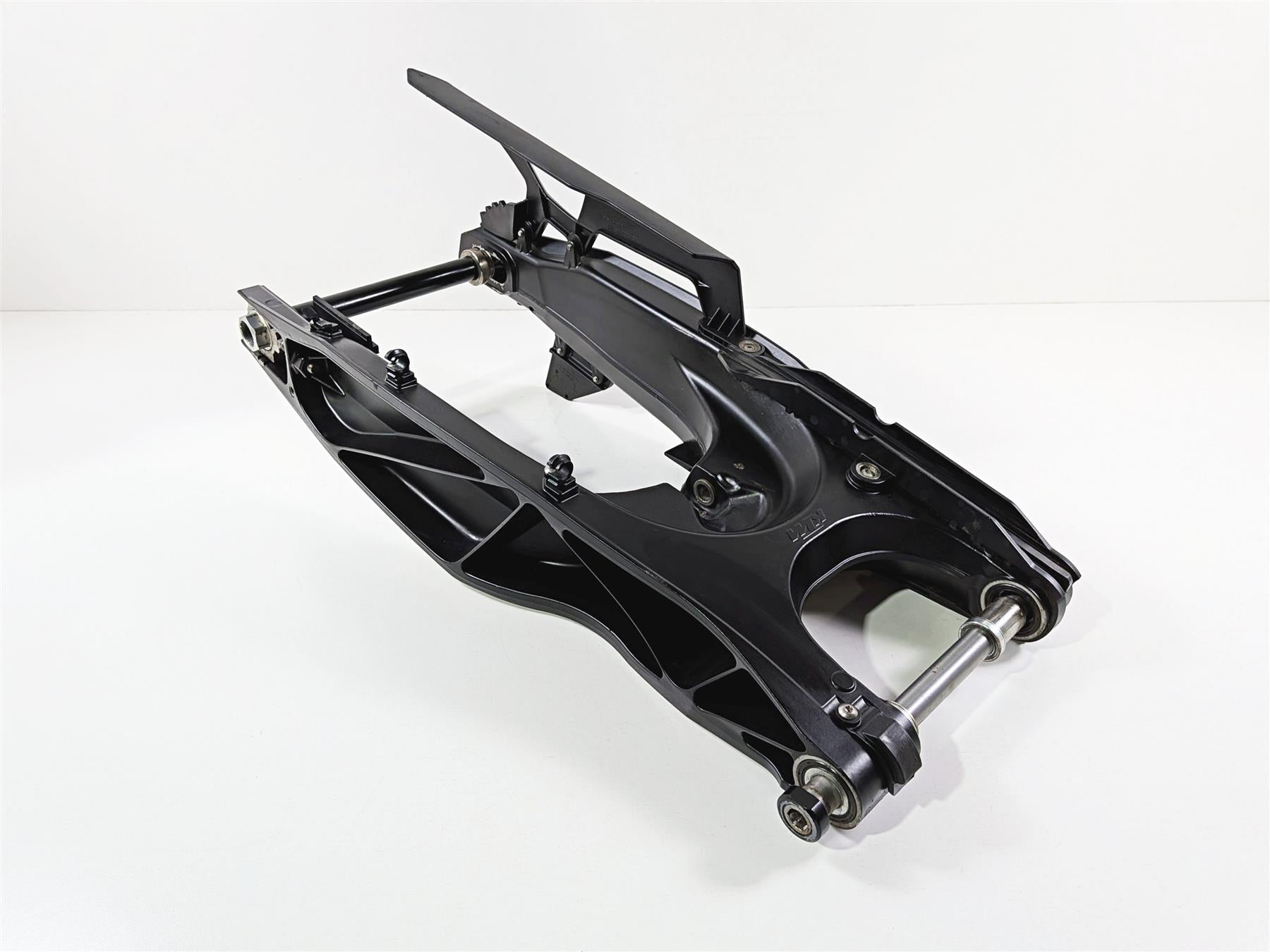 2016 KTM 1290 Super Adventure Swingarm Swing Arm & Axle 6040403004433 {{ shop.shopifyCountryName }} - Mototech271