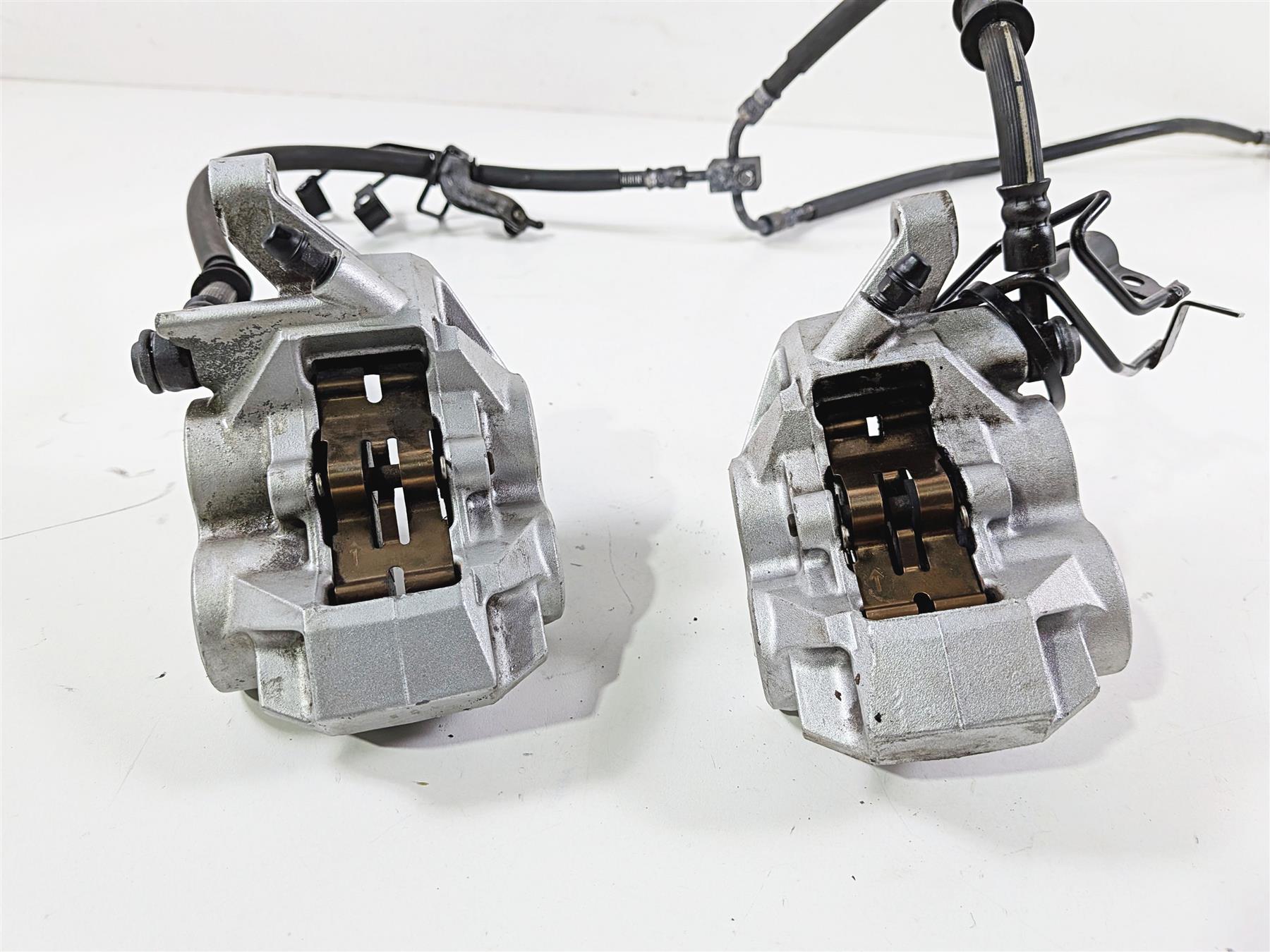 2008 Yamaha XV1900 Roadliner S Front Brake Caliper Set 1D7-2580T-00-00 {{ shop.shopifyCountryName }} - Mototech271