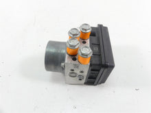 Load image into Gallery viewer, 2021 Harley Softail FLSB Sport Glide Abs Brake Pump Pressure Module 41100044C | Mototech271
