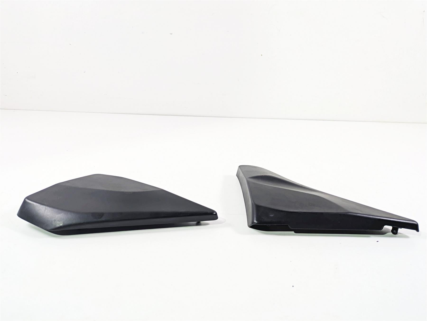 2016 BMW R1200RT K52 Left Right Infill Cover Fairing Set 46638534861 {{ shop.shopifyCountryName }} - Mototech271