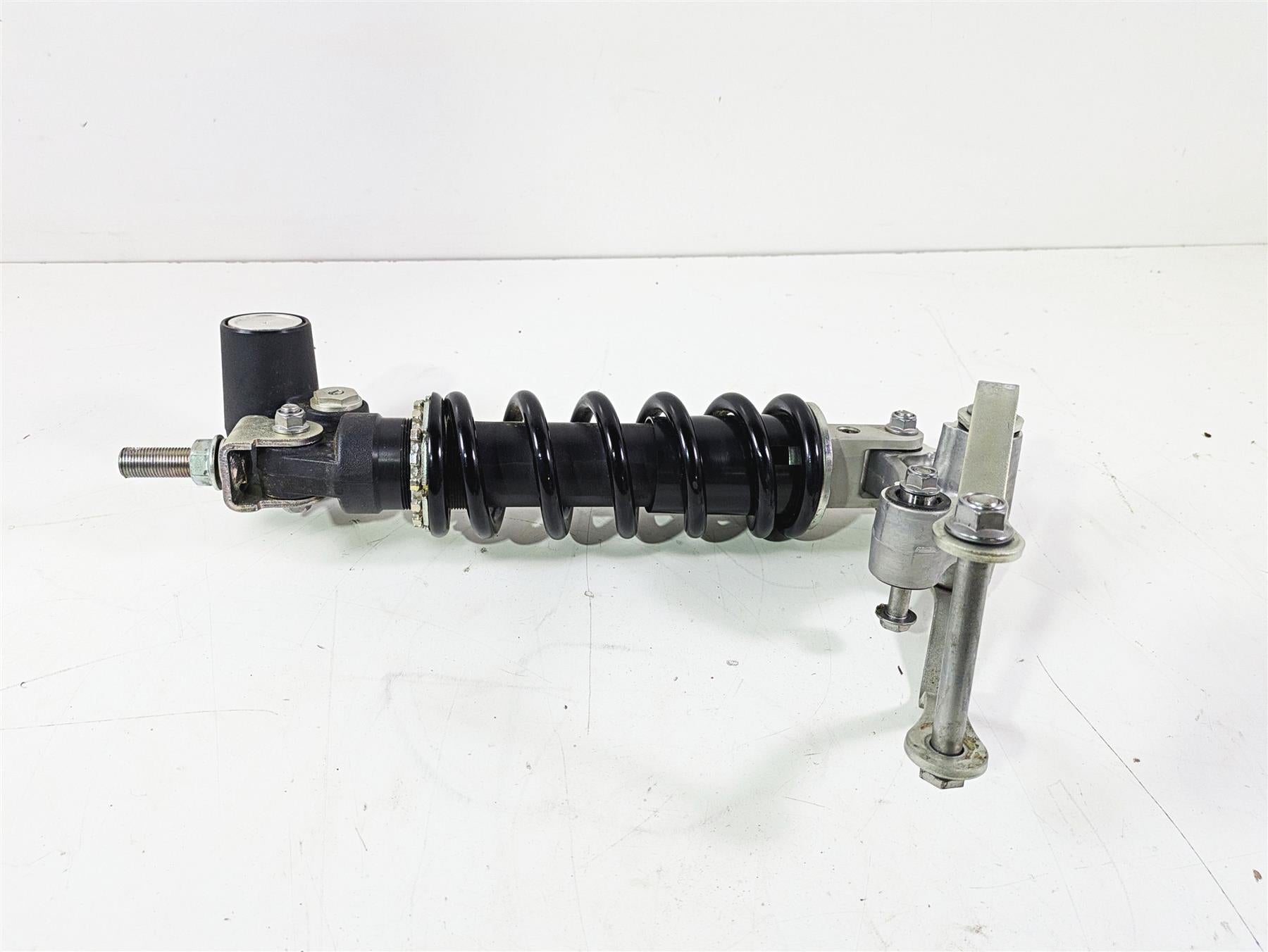 2024 Kawasaki ZX6R ZX636 Ninja Straight Rear Suspension Shock 45014-0393-52E {{ shop.shopifyCountryName }} - Mototech271