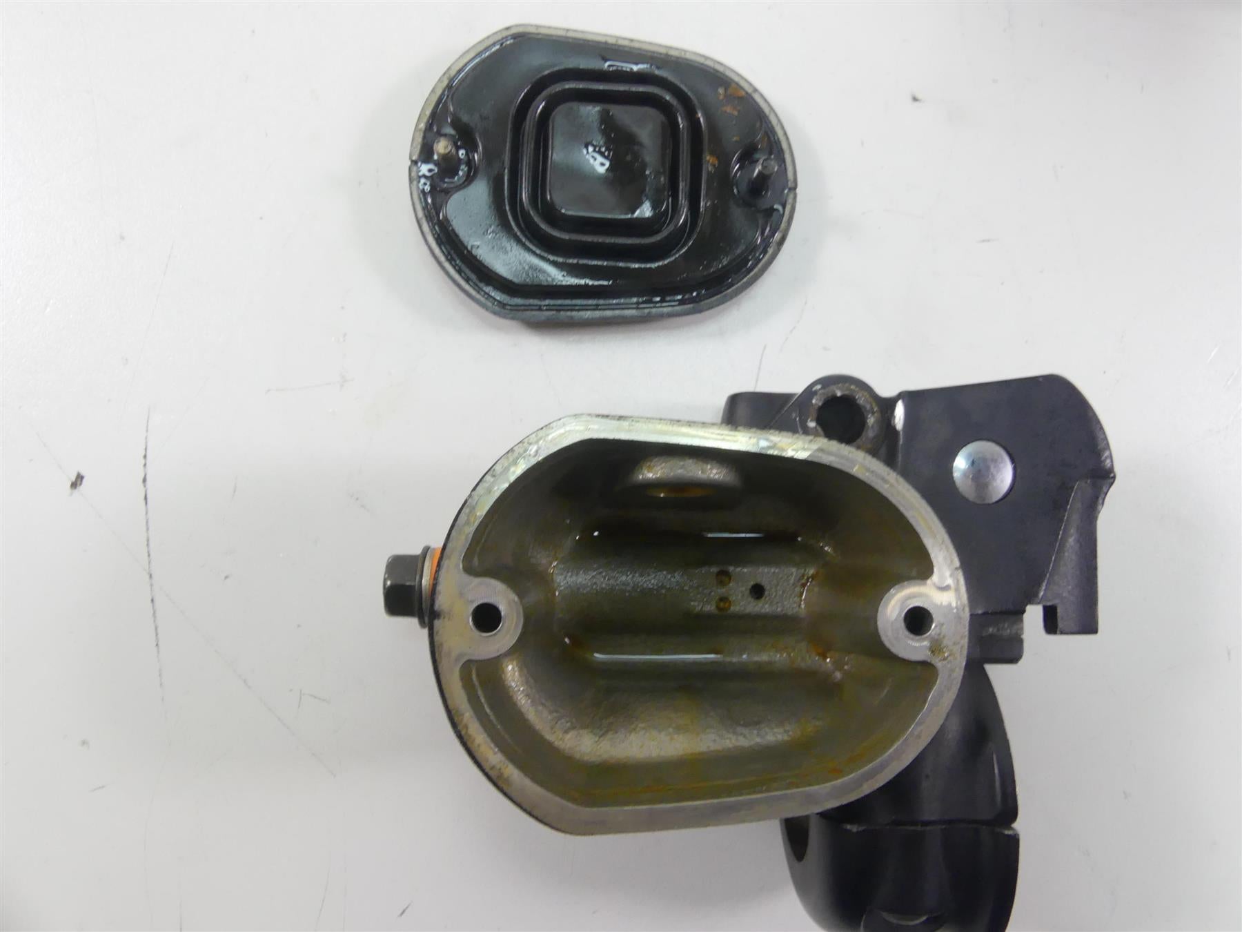 2007 Harley Sportster XL1200 Nightster Front Brake Master Cylinder 45146-07 {{ shop.shopifyCountryName }} - Mototech271