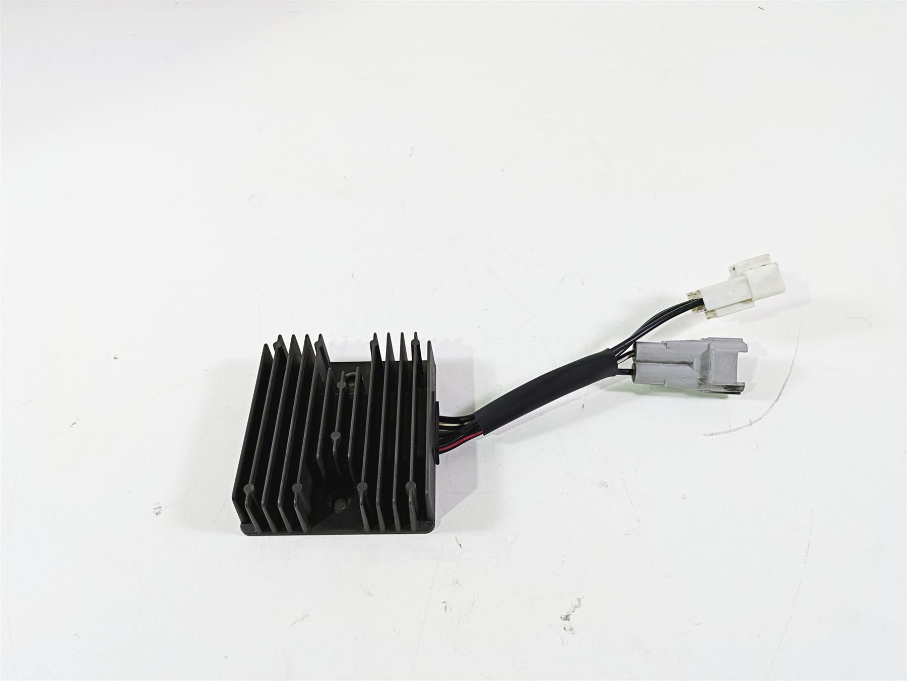 2016 Suzuki M109R VZR1800 Boulevard Rectifier Voltage Regulator 32800-10G30 {{ shop.shopifyCountryName }} - Mototech271