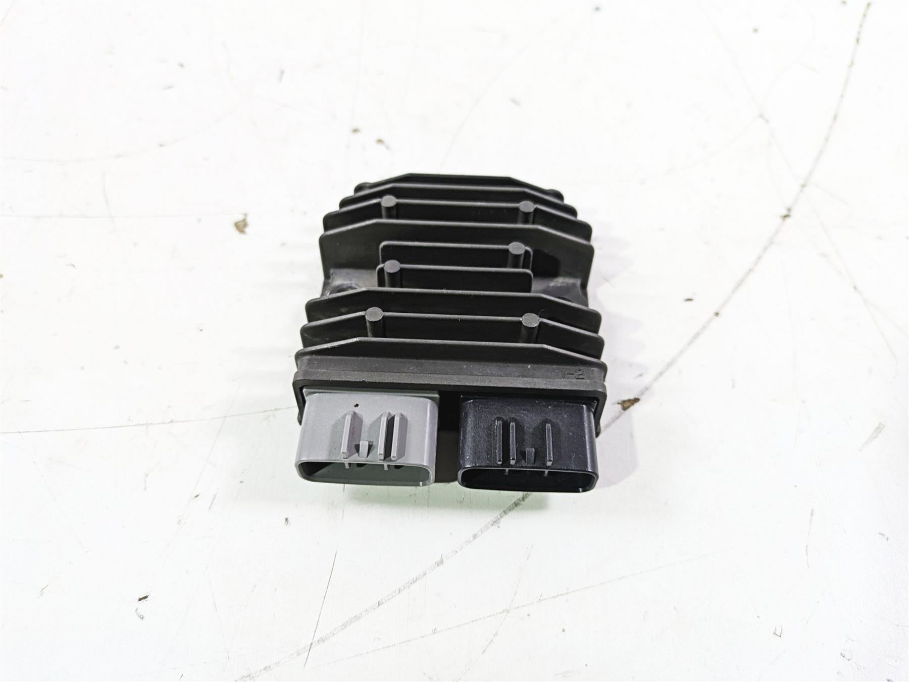 2017 Ducati Monster 1200 S Rectifier Voltage Regulator 54040321A SH821AA {{ shop.shopifyCountryName }} - Mototech271