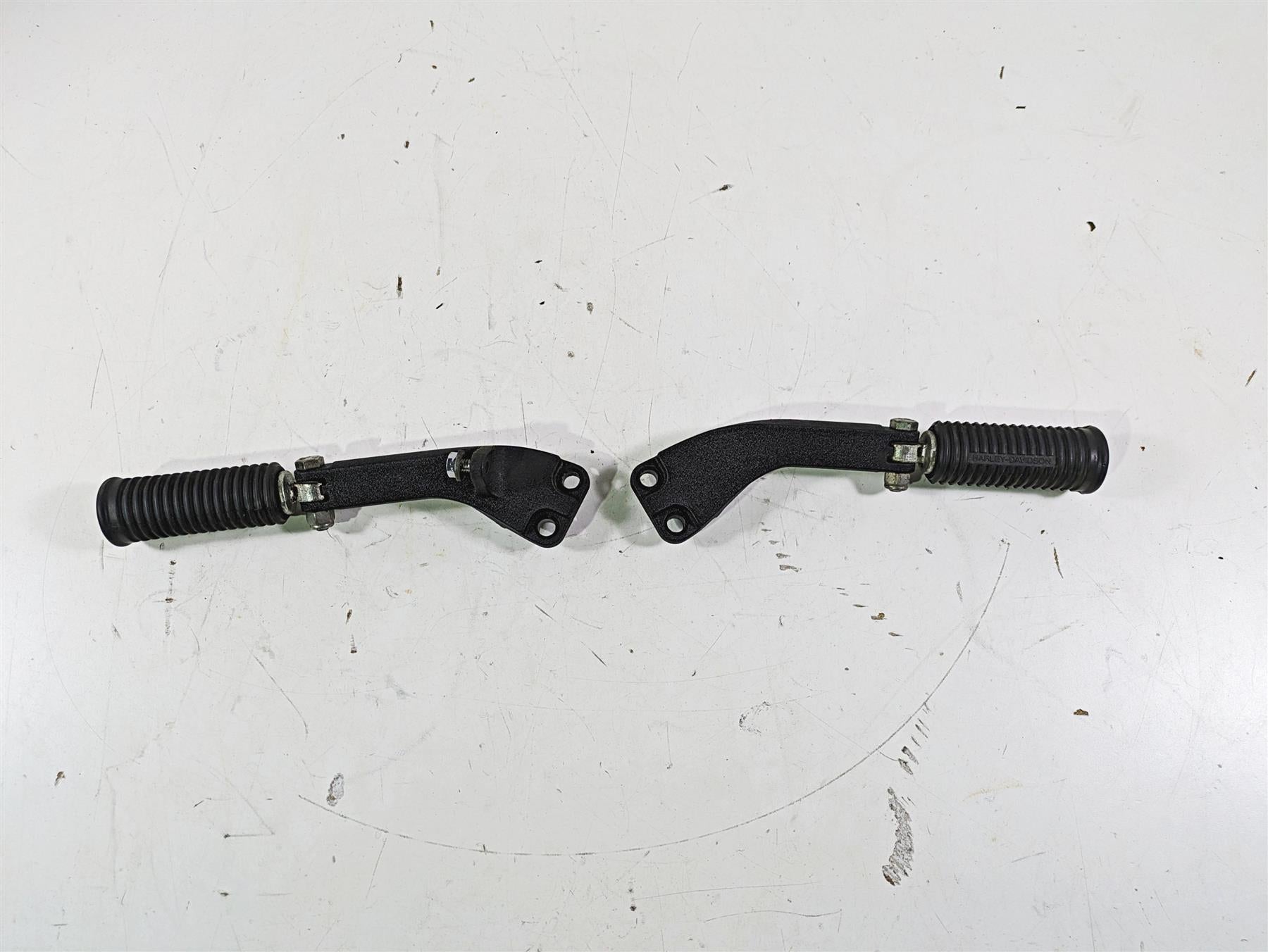 2012 Harley FLD Dyna Switchback Rear Passenger Footpeg Rest Set 49230-06 49224-06A {{ shop.shopifyCountryName }} - Mototech271