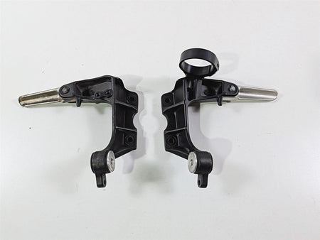 2009 Yamaha VMX17 V-Max 1700 Rear Passenger Footpeg Set - Read 2S3-27430-00-00-Mototech271