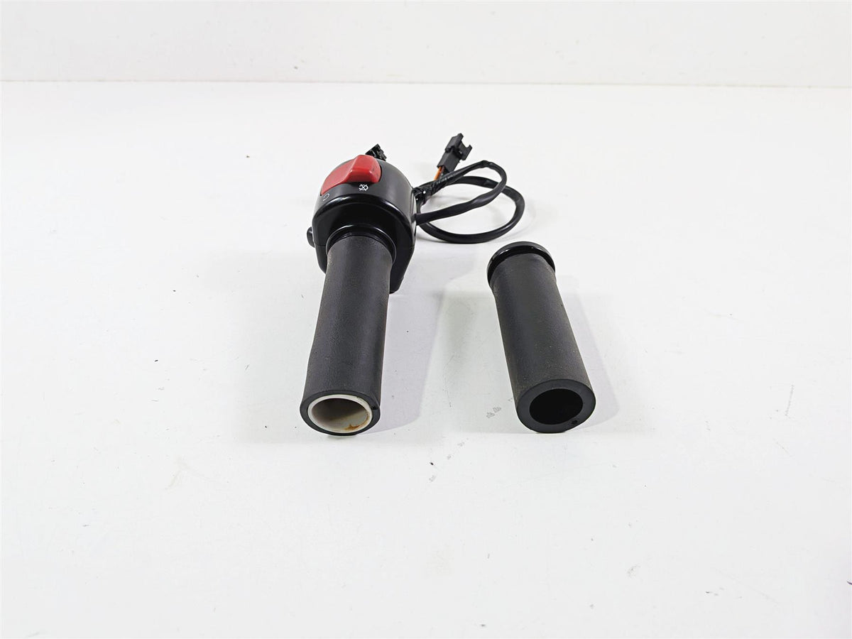 2014 Suzuki M109R VZR1800 Boulevard Right Hand Control Switch 37200-06J00 {{ shop.shopifyCountryName }} - Mototech271