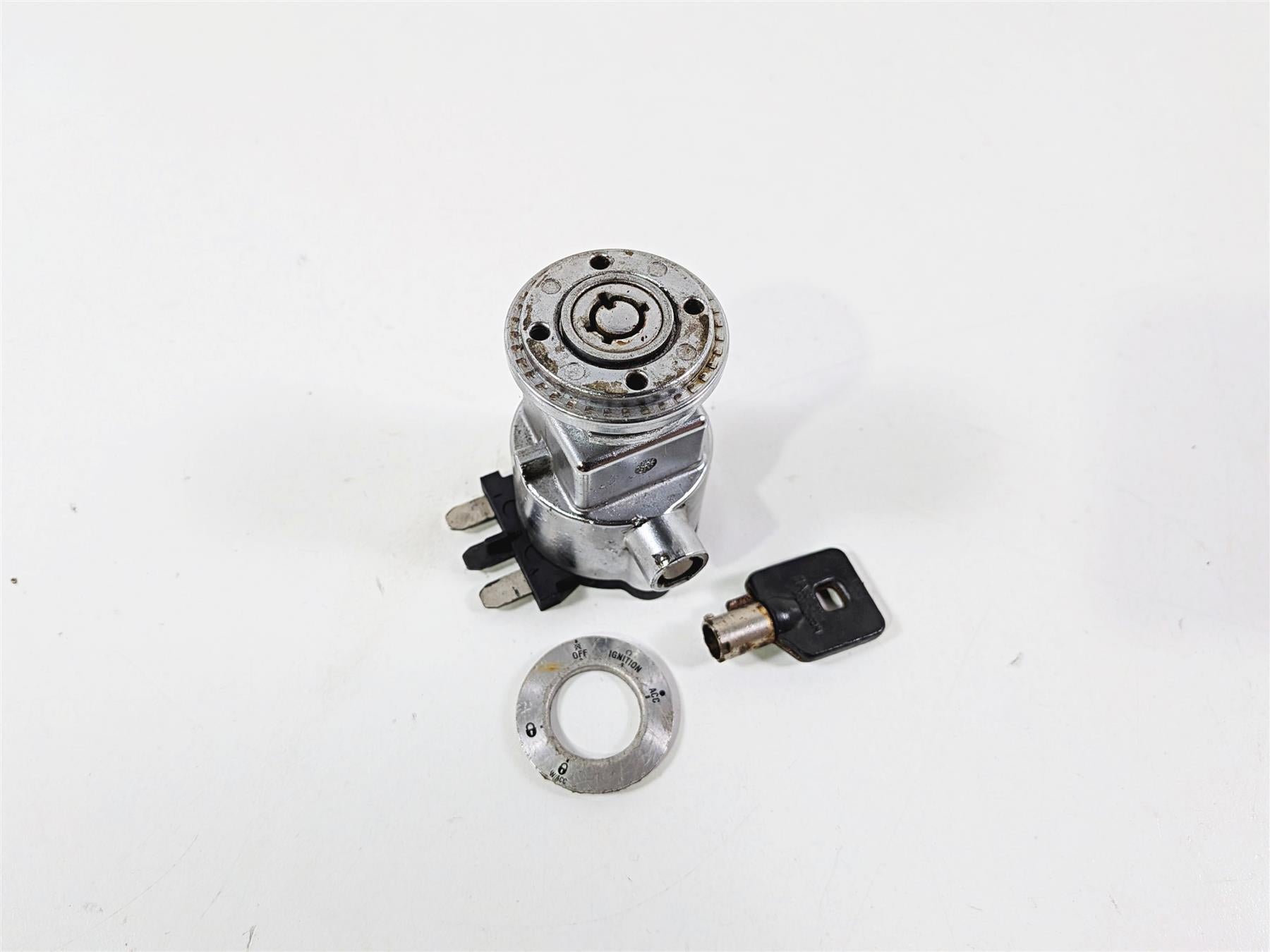 2007 Harley Dyna FXDB Street Bob Ignition Switch Steering Lock Key 71559-06C {{ shop.shopifyCountryName }} - Mototech271
