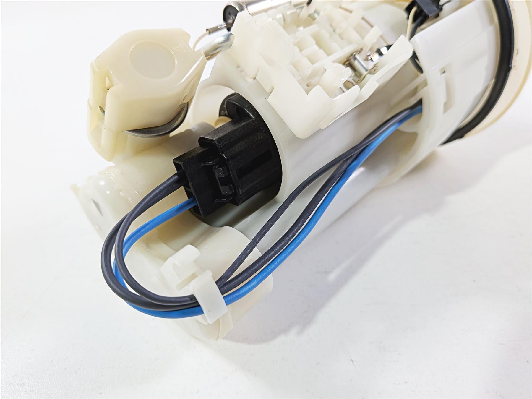 2008 Yamaha YZF R1 RN19 Fuel Gas Petrol Pump - Tested 4C8-13907-00-00 4C8-13907-04-00 {{ shop.shopifyCountryName }} - Mototech271