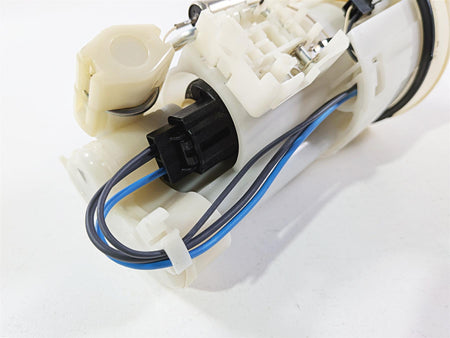 2008 Yamaha YZF R1 RN19 Fuel Gas Petrol Pump - Tested 4C8-13907-00-00 4C8-13907-04-00 {{ shop.shopifyCountryName }} - Mototech271
