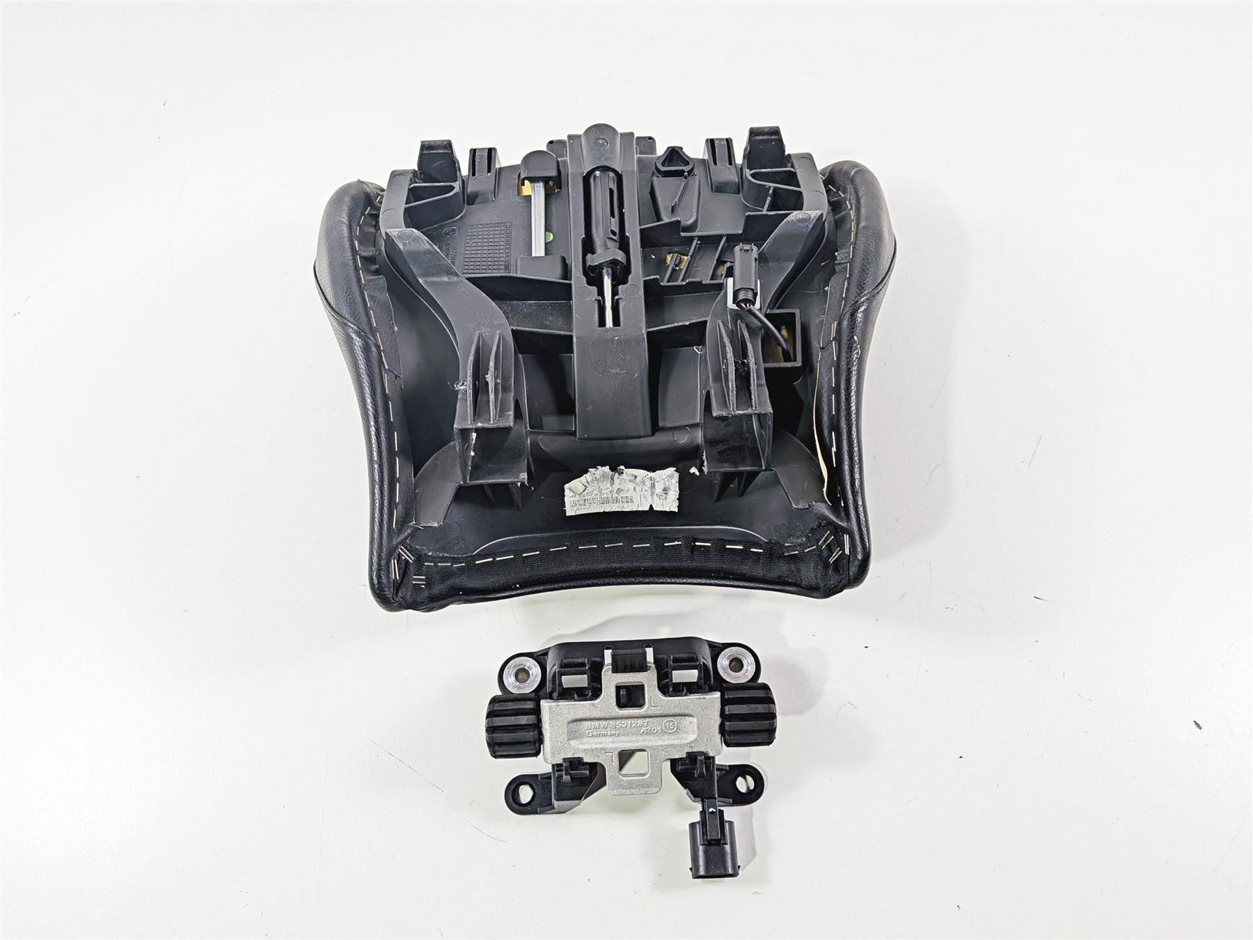 2016 BMW R1200RT RT RTW K52 Front Seat Saddle Heated Black 52538544784 {{ shop.shopifyCountryName }} - Mototech271