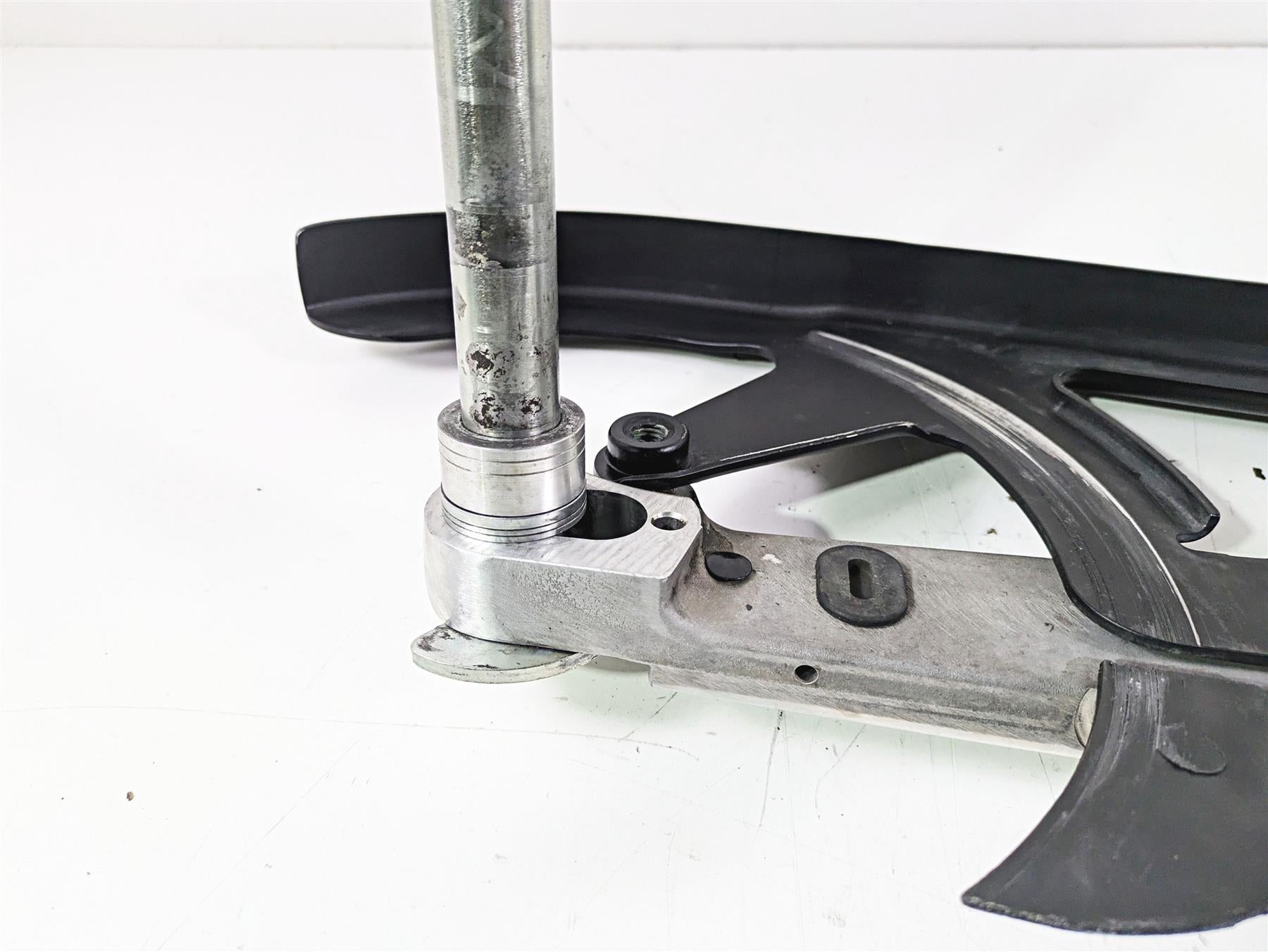 2012 Harley VRSCF Muscle V Rod Swingarm Swing Arm & Guards 48606-07A {{ shop.shopifyCountryName }} - Mototech271