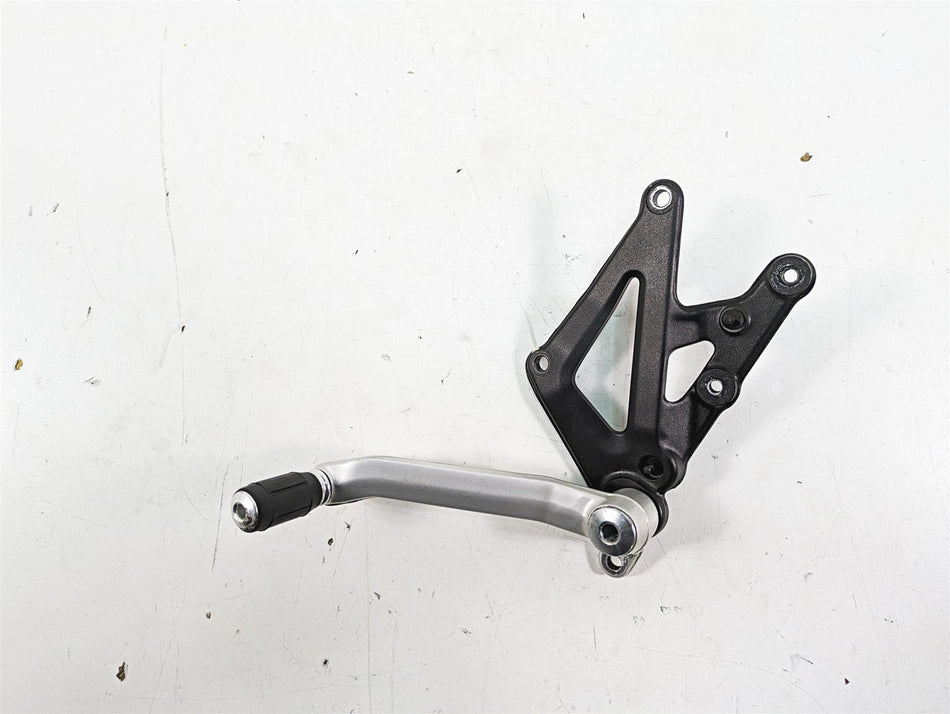 2017 Mv Agusta Dragster 800 Rear Brake Pedal & Mount Plate 8000B6262 B6596 {{ shop.shopifyCountryName }} - Mototech271