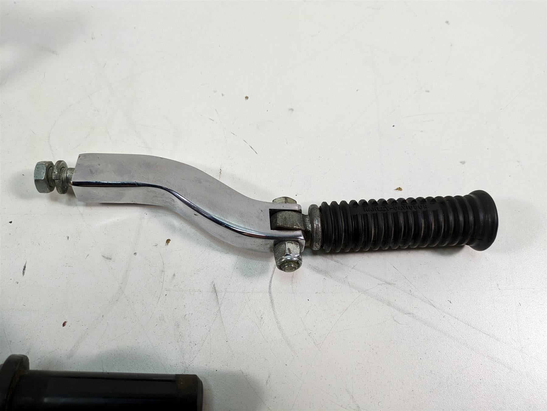 2000 Harley Dyna FXDL Low Rider Rear Passenger Footpeg Set 52740-94A 49165-90 {{ shop.shopifyCountryName }} - Mototech271