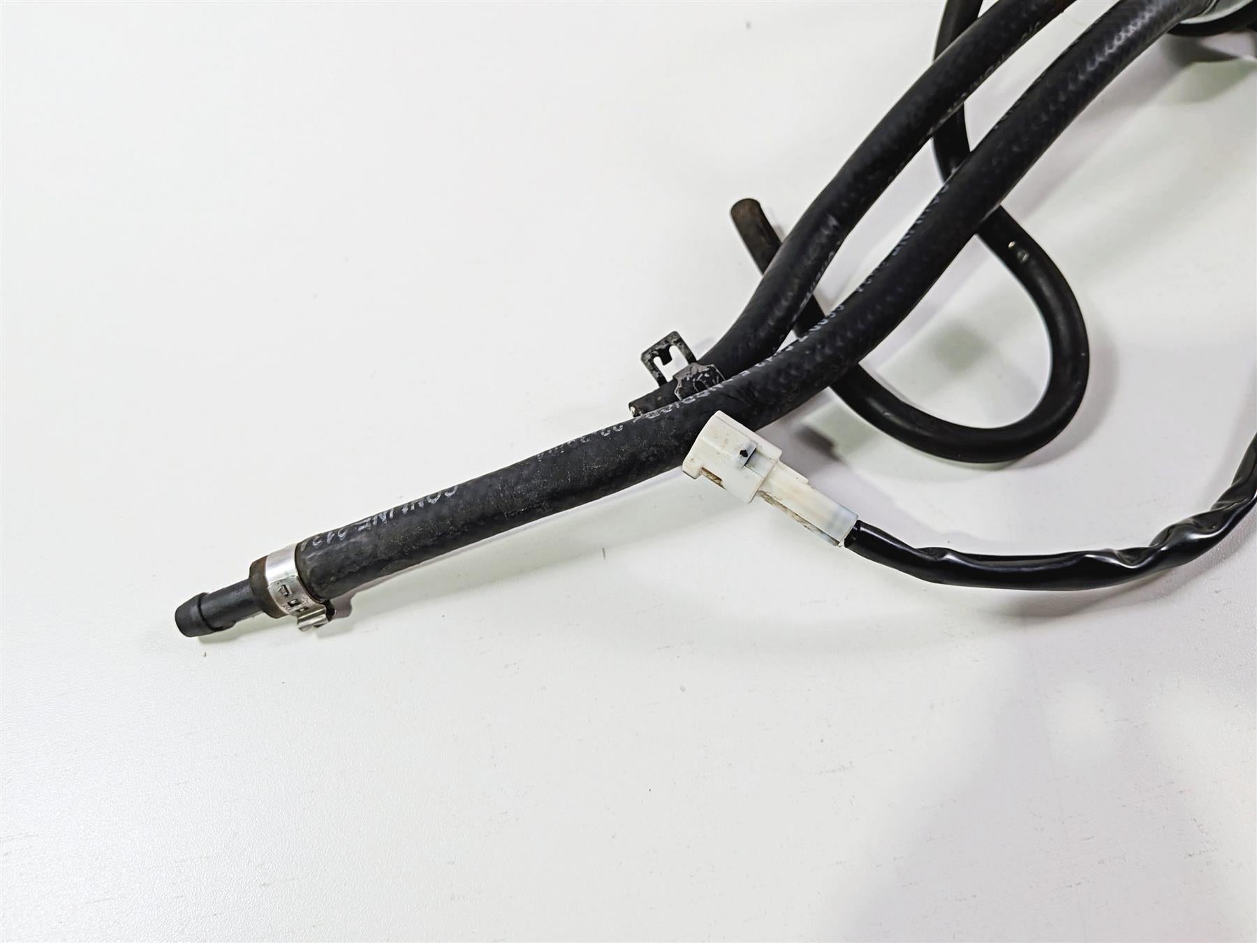 2005 KTM 950 LC8 Adventure Fuel Gas Petrol Pump & Lines - Tested 60012088100 {{ shop.shopifyCountryName }} - Mototech271