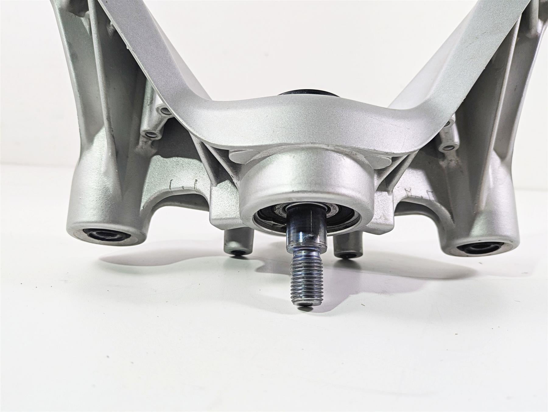 2016 BMW R1200RT K52 Upper Triple Tree Handlebar Bridge 32718520053 {{ shop.shopifyCountryName }} - Mototech271