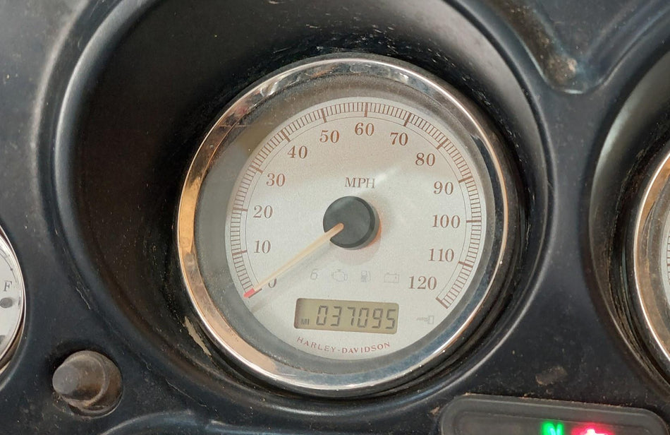 2013 Harley Touring FLHX Street Glide Speedometer Gauge Instrument -37K 67261-08 {{ shop.shopifyCountryName }} - Mototech271