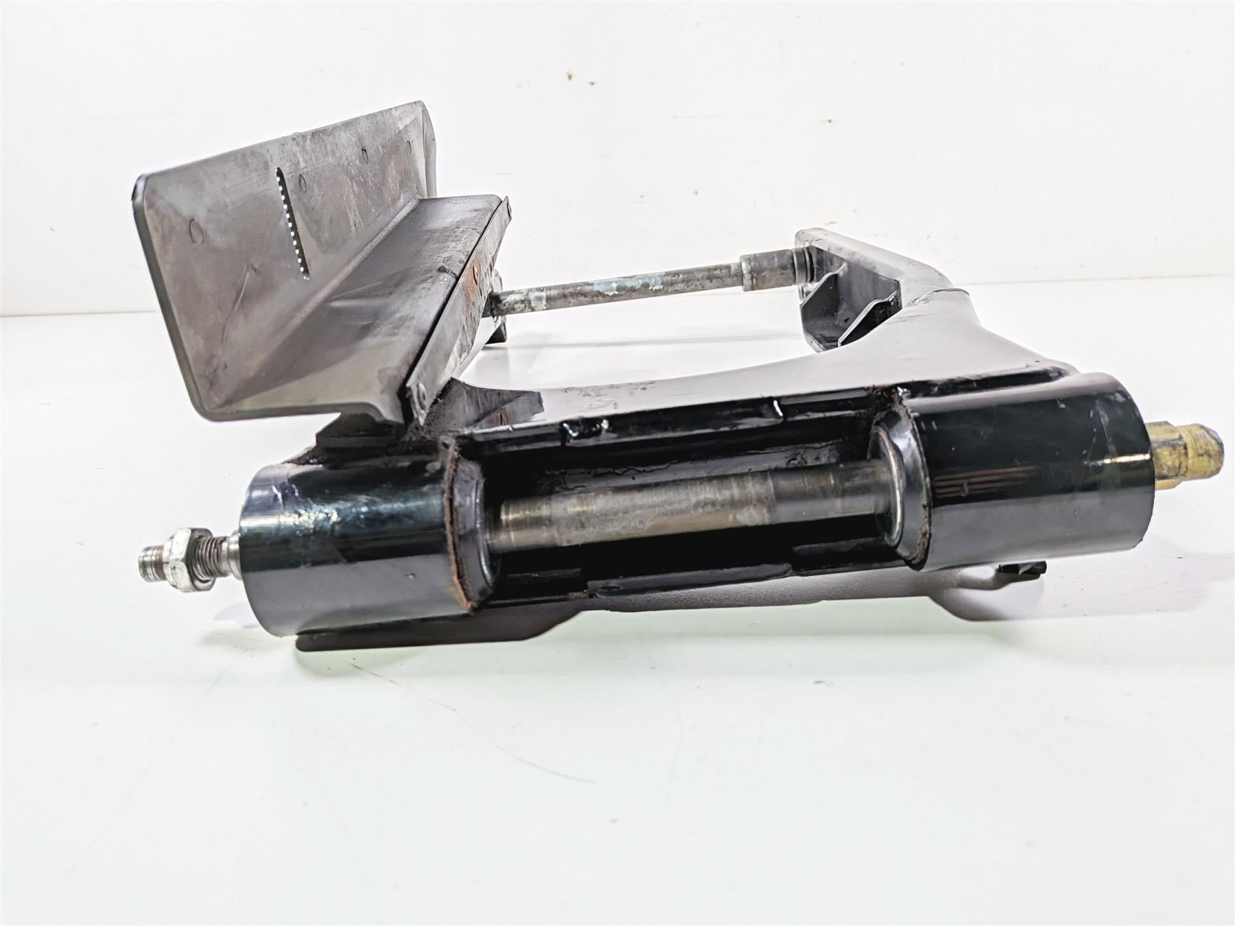 2001 Harley FLHRCI Road King Rear Swing Arm Swingarm & Axle 47549-00 {{ shop.shopifyCountryName }} - Mototech271