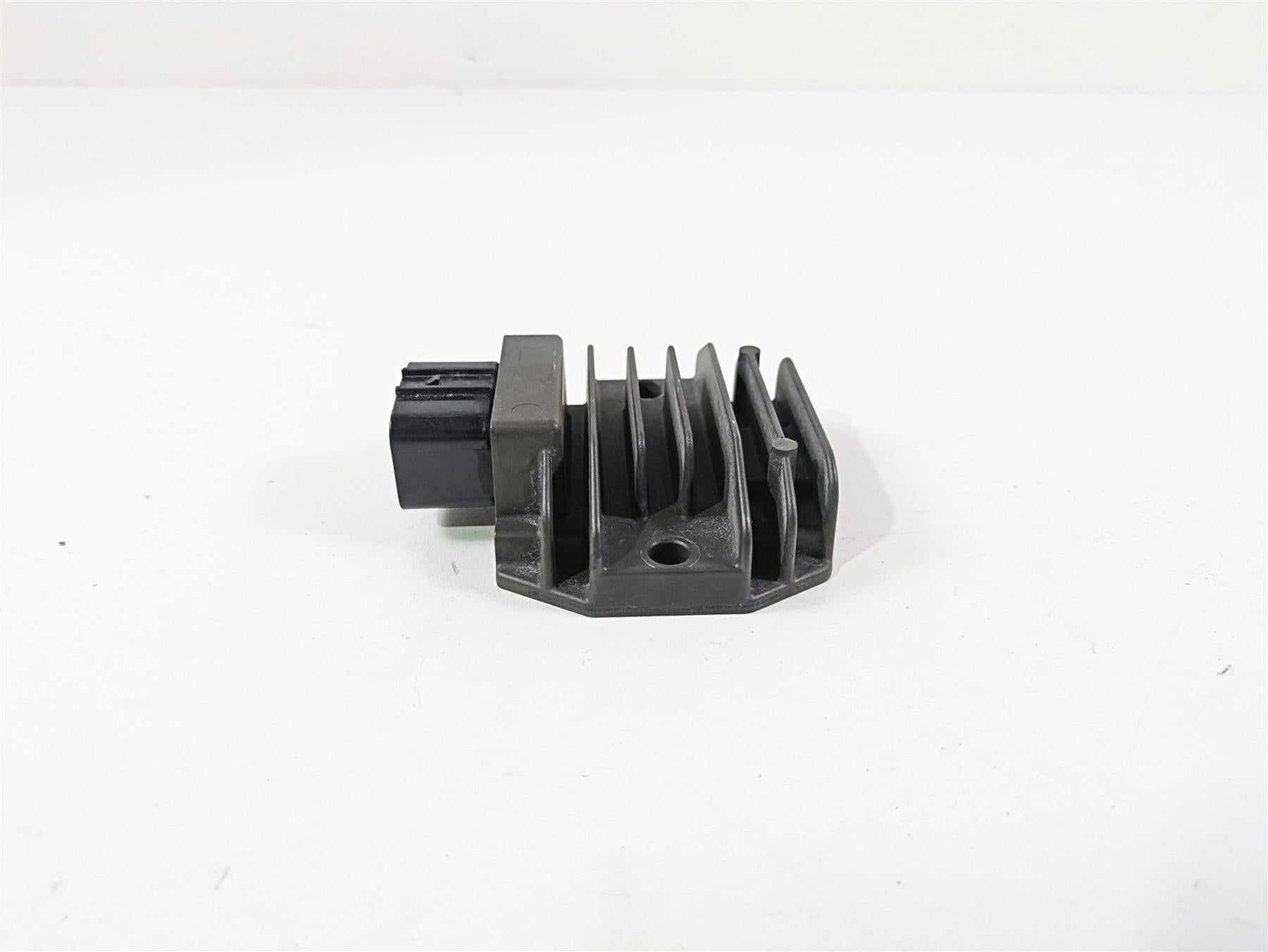 2017 KTM 1290 Super Duke GT Rectifier Voltage Regulator FH022AA 60311034000 {{ shop.shopifyCountryName }} - Mototech271