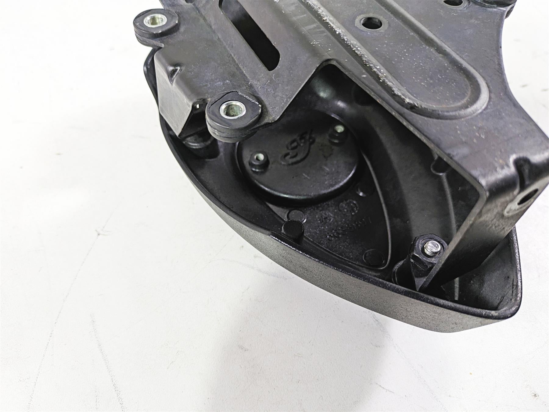 2018 Indian Chieftain Dark Horse Ignition Coil Cover & Mount 5633897 {{ shop.shopifyCountryName }} - Mototech271